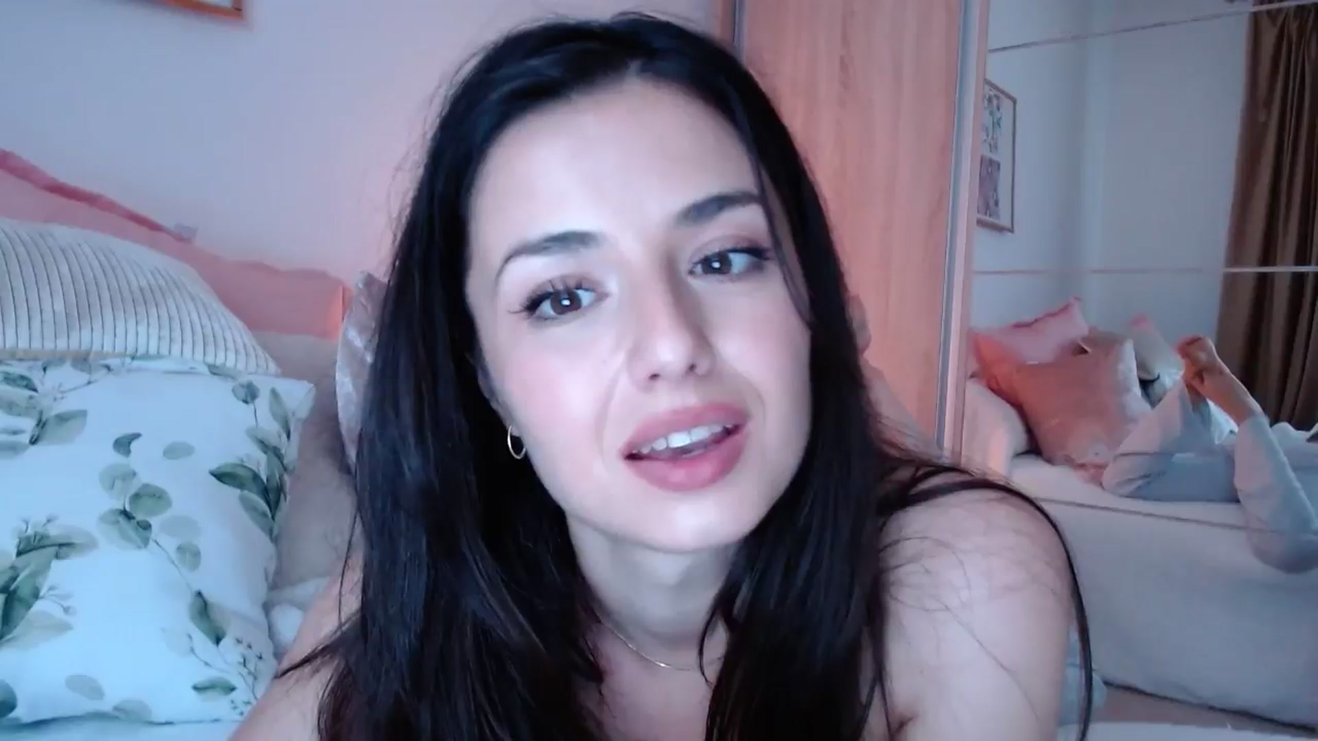 Gallery image thumbnail from cheetah_'s myfreecams stream on, 06/04/2024, 16:28 image 8 of 20