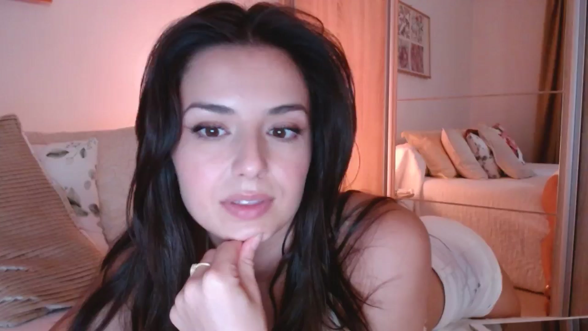 Gallery image thumbnail from cheetah_'s myfreecams stream on, 07/25/2024, 18:40 image 1 of 20