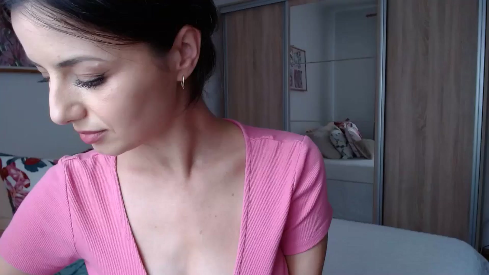 Gallery image thumbnail from cheetah_'s myfreecams stream on, 08/03/2024, 10:28 image 16 of 20