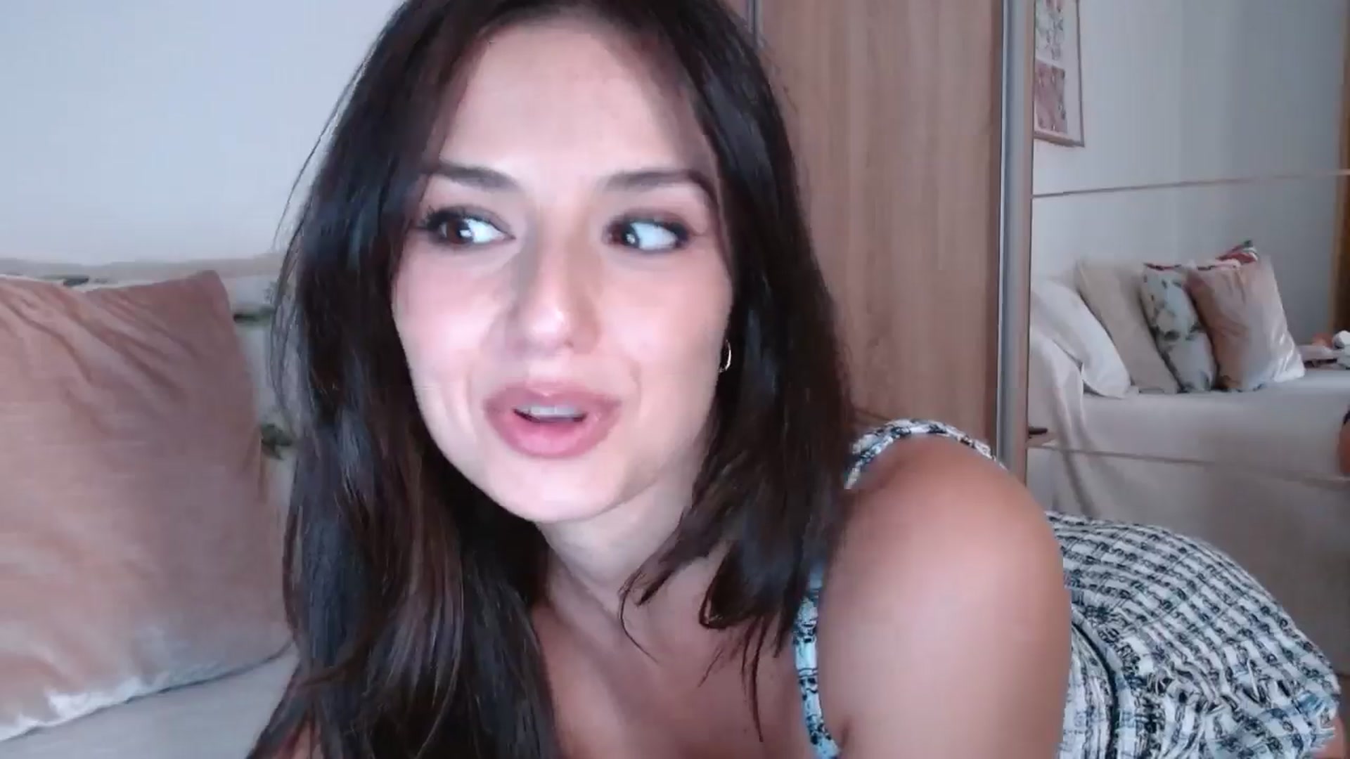 Gallery image thumbnail from cheetah_'s myfreecams stream on, 08/21/2024, 17:39 image 13 of 20