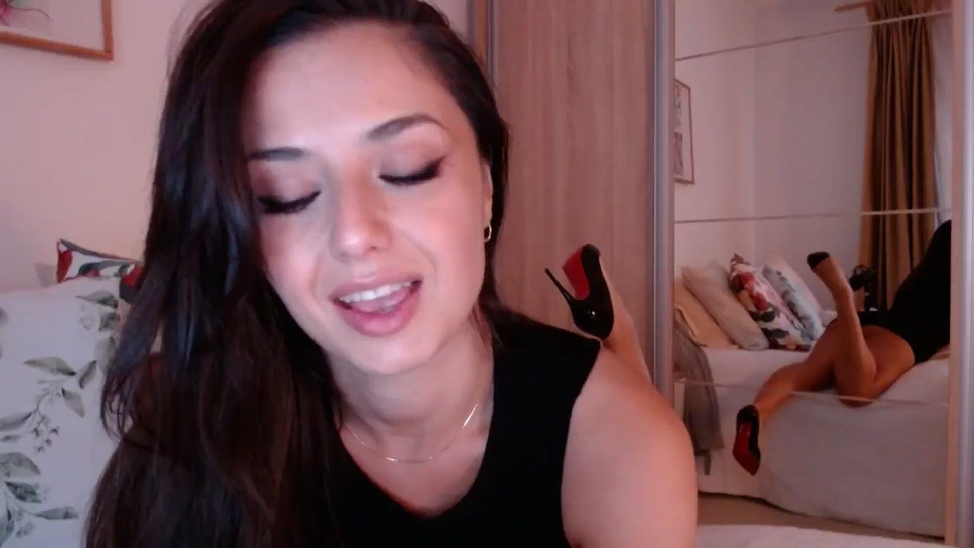 Gallery image thumbnail from cheetah_'s myfreecams stream on, 09/19/2024, 14:57 image 4 of 20