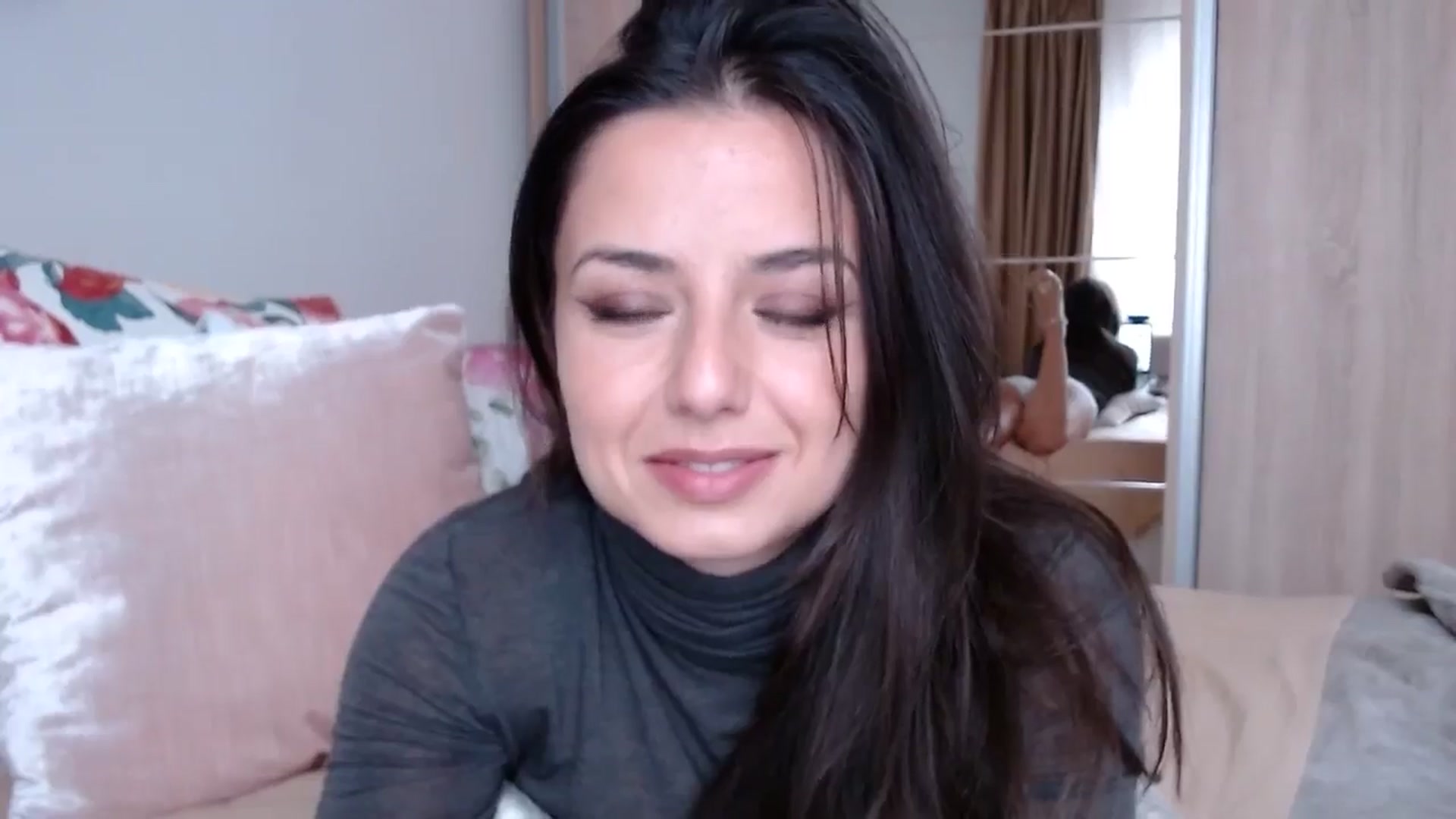 Gallery image thumbnail from cheetah_'s myfreecams stream on, 10/16/2024, 12:38 image 6 of 20