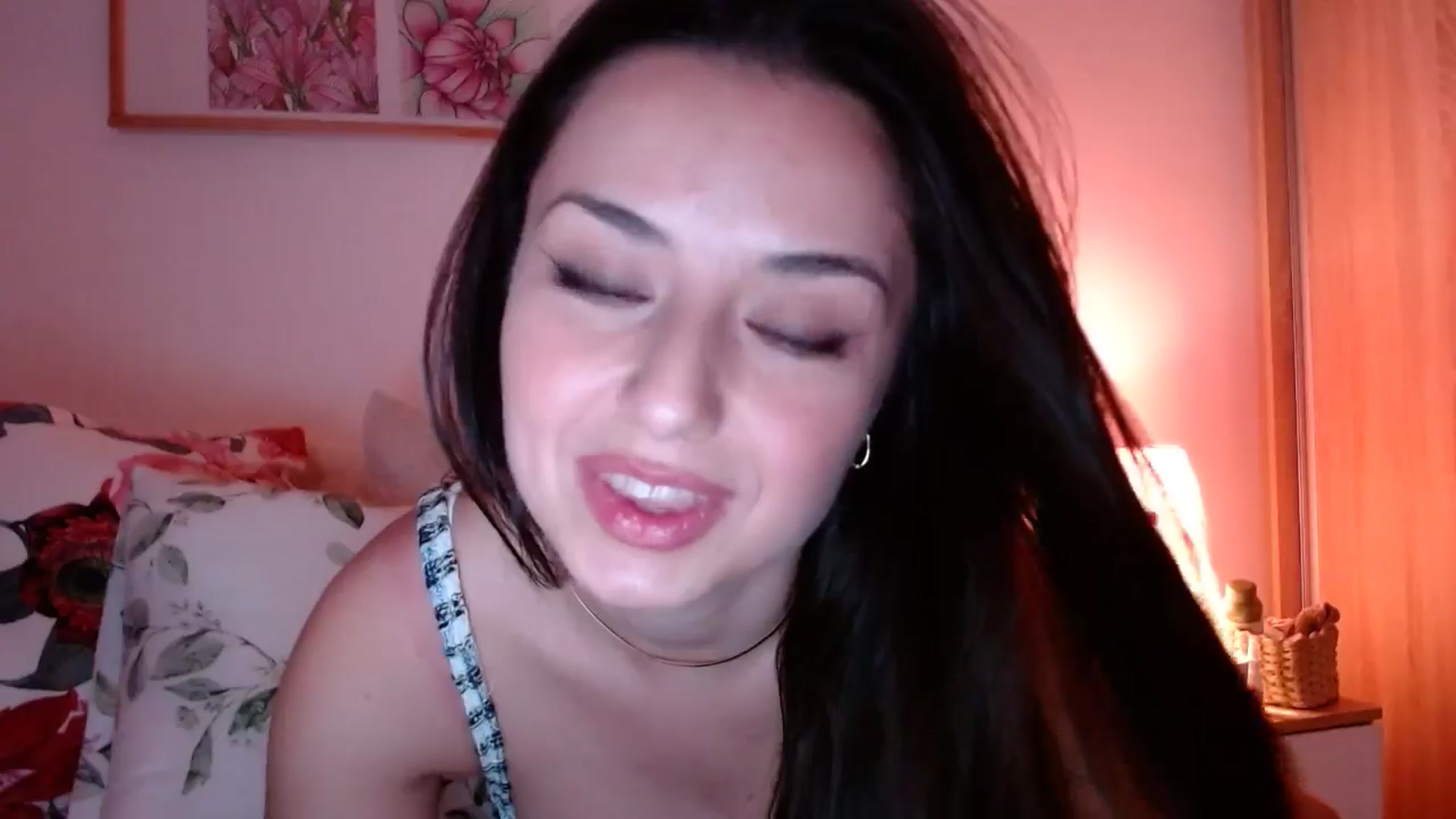 Gallery image thumbnail from cheetah_'s myfreecams stream on, 01/03/2025, 16:28 image 16 of 20