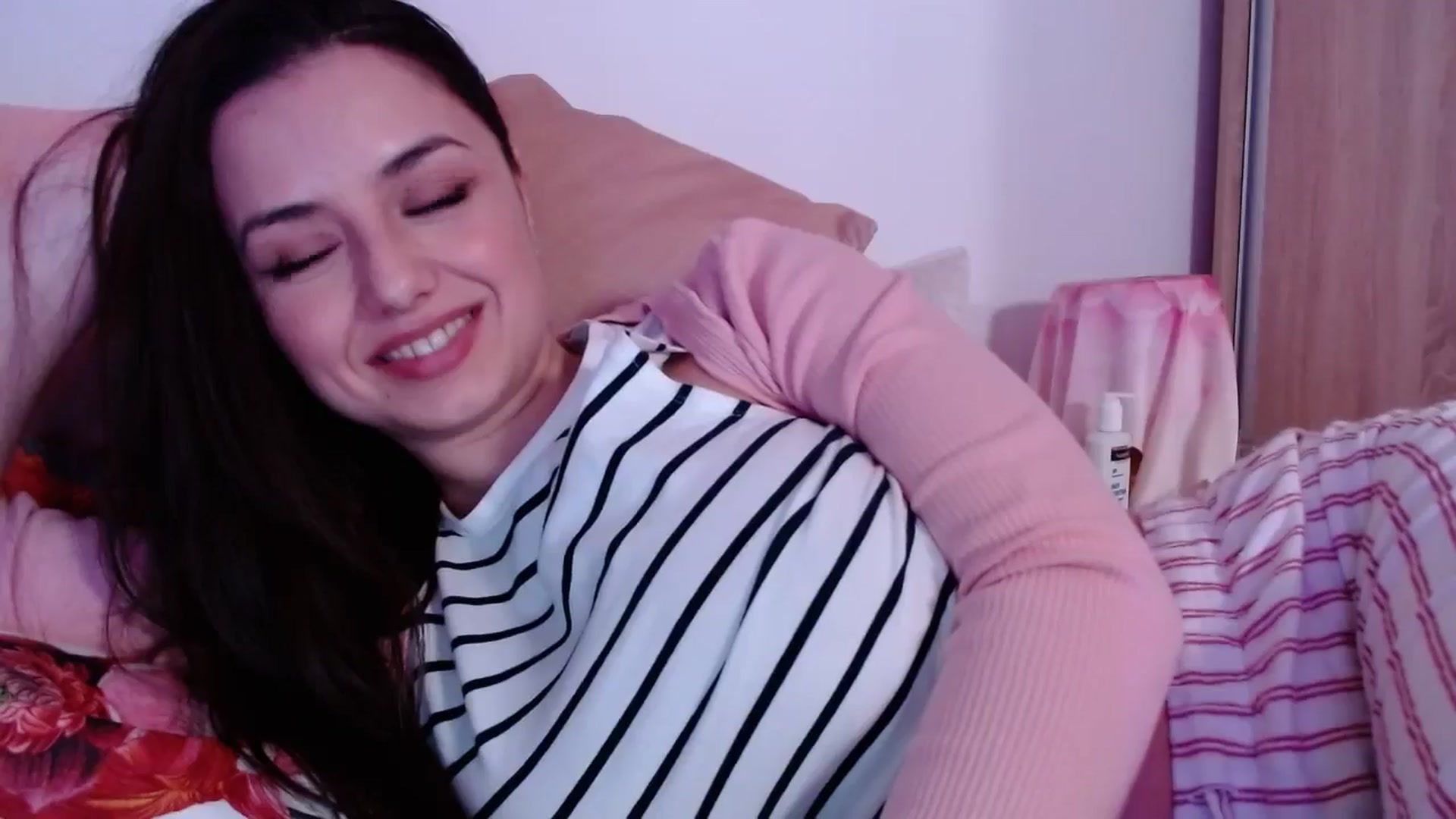 Gallery image thumbnail from cheetah_'s myfreecams stream on, 02/26/2025, 16:26 image 14 of 20