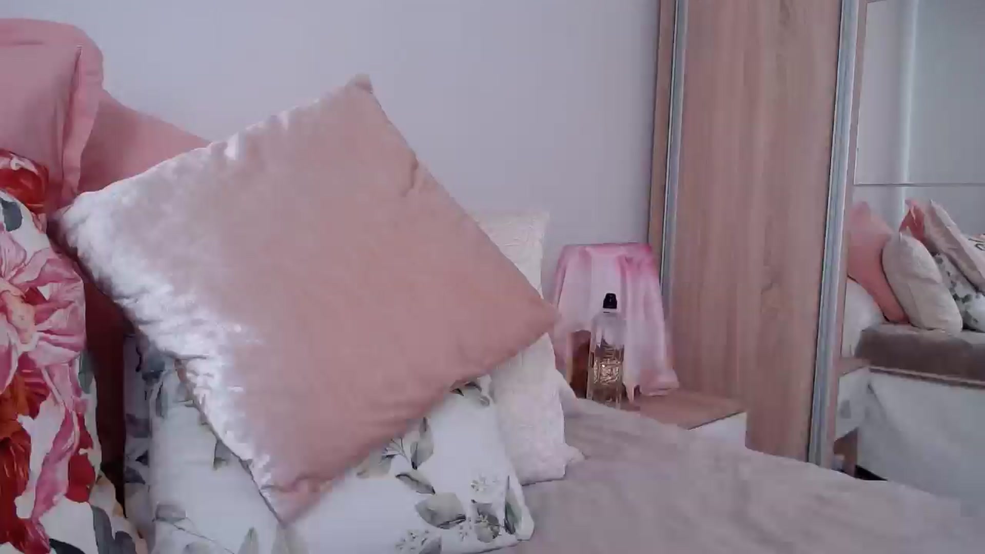 Gallery image thumbnail from cheetah_'s myfreecams stream on, 03/21/2025, 14:30 image 9 of 20