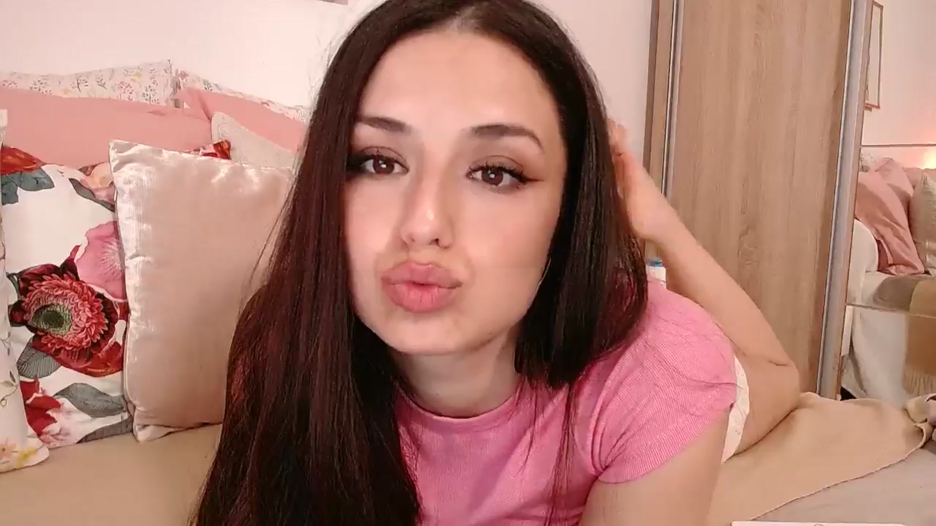 Gallery image thumbnail from cheetah_'s myfreecams stream on, 04/29/2026, 16:14 image 12 of 20