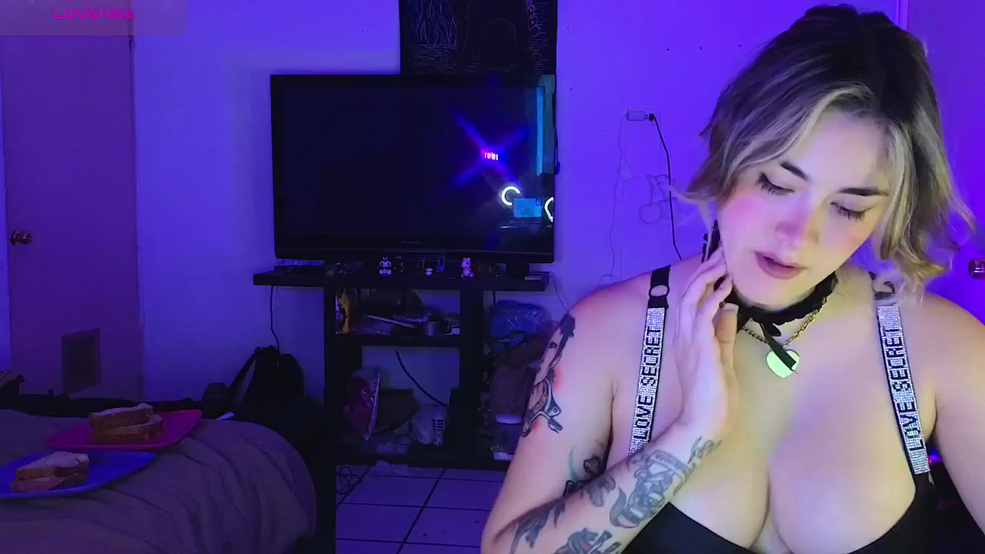 Gallery image thumbnail from cherrybaby's myfreecams stream on, 11/17/2024, 15:04 image 2 of 20