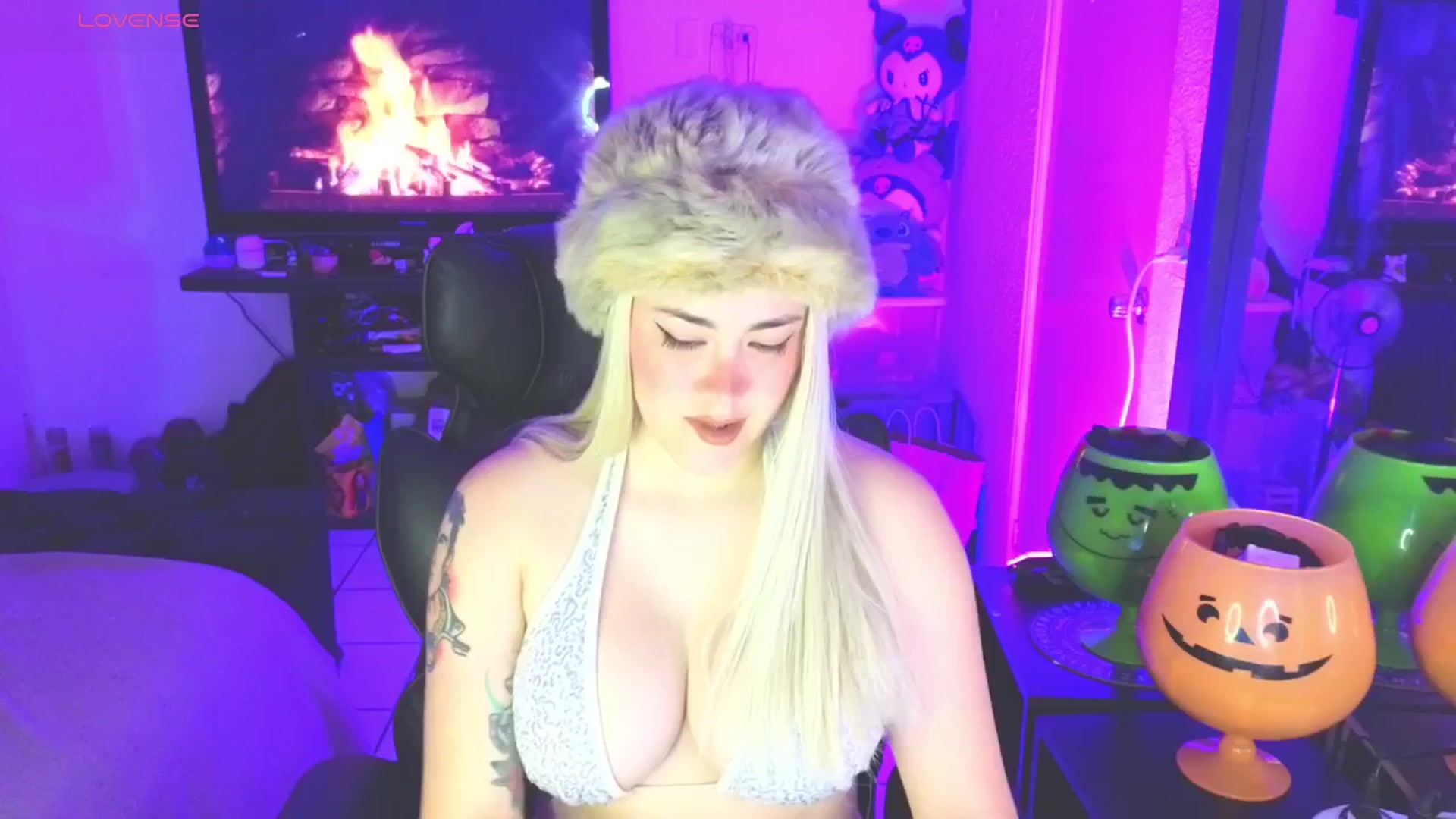 Gallery image thumbnail from cherrybaby's myfreecams stream on, 05/04/2025, 24:56 image 10 of 20