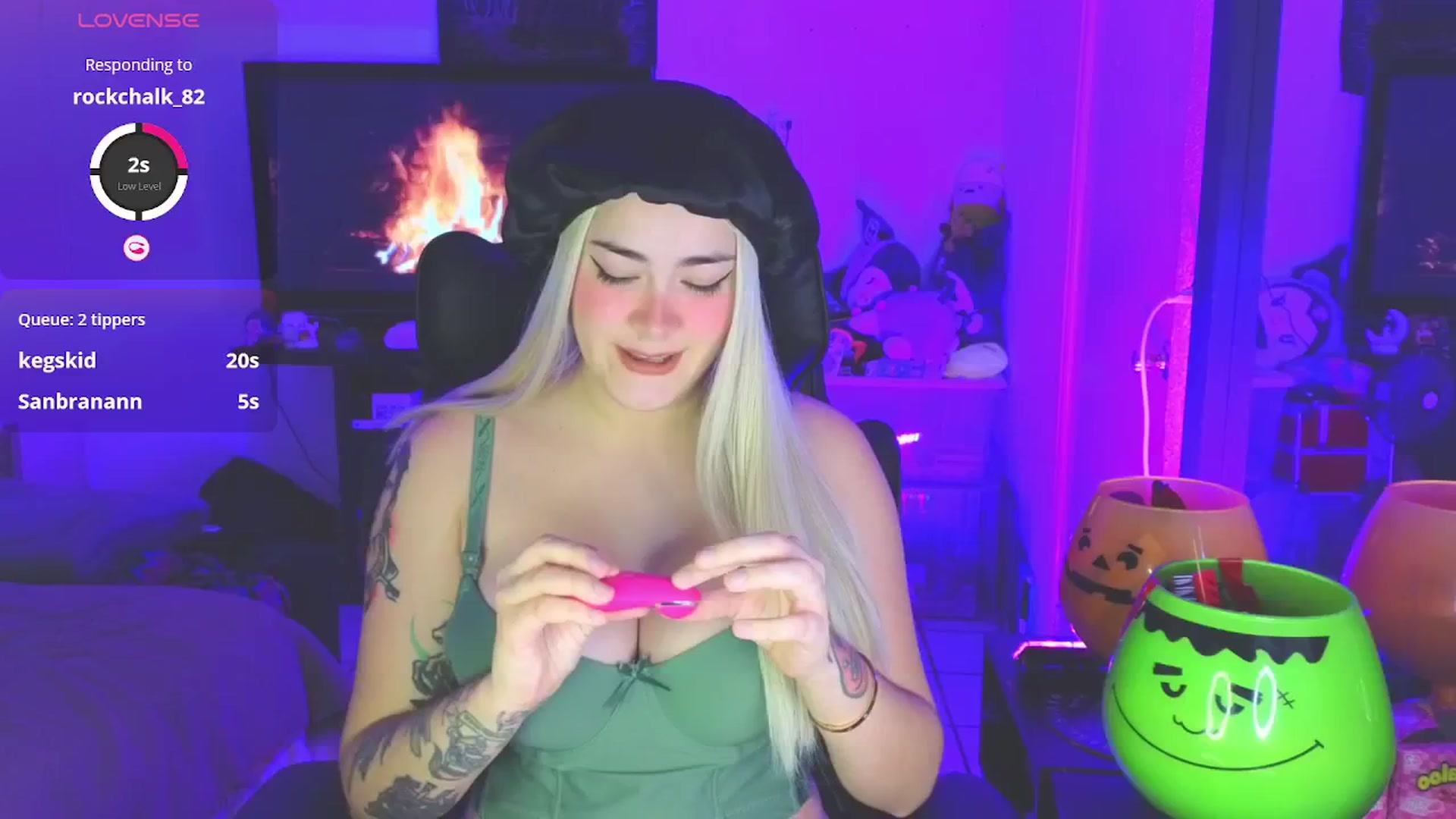 Gallery image thumbnail from cherrybaby's myfreecams stream on, 05/28/2025, 23:17 image 3 of 20