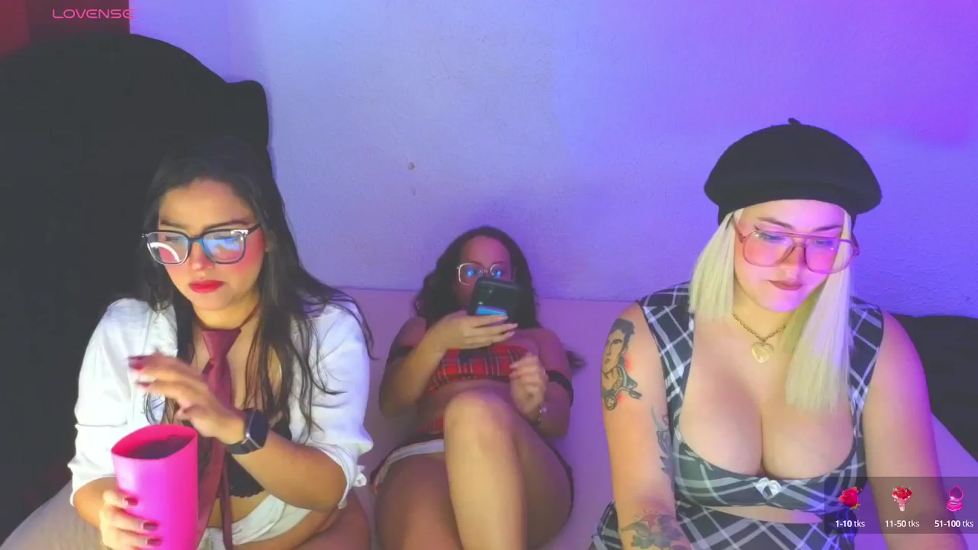 Gallery image thumbnail from cherrybaby's myfreecams stream on, 09/19/2025, 22:23 image 5 of 20