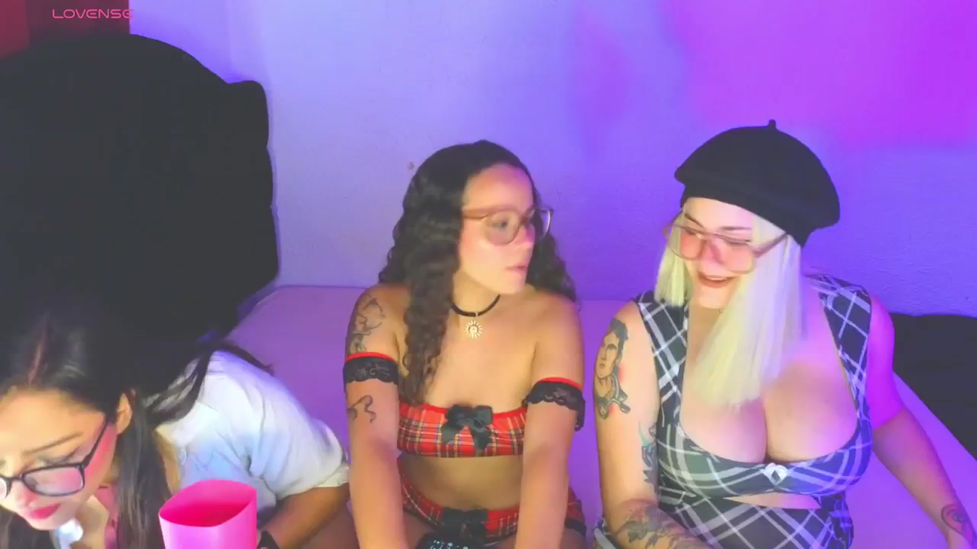 Gallery image thumbnail from cherrybaby's myfreecams stream on, 09/19/2025, 22:23 image 2 of 20