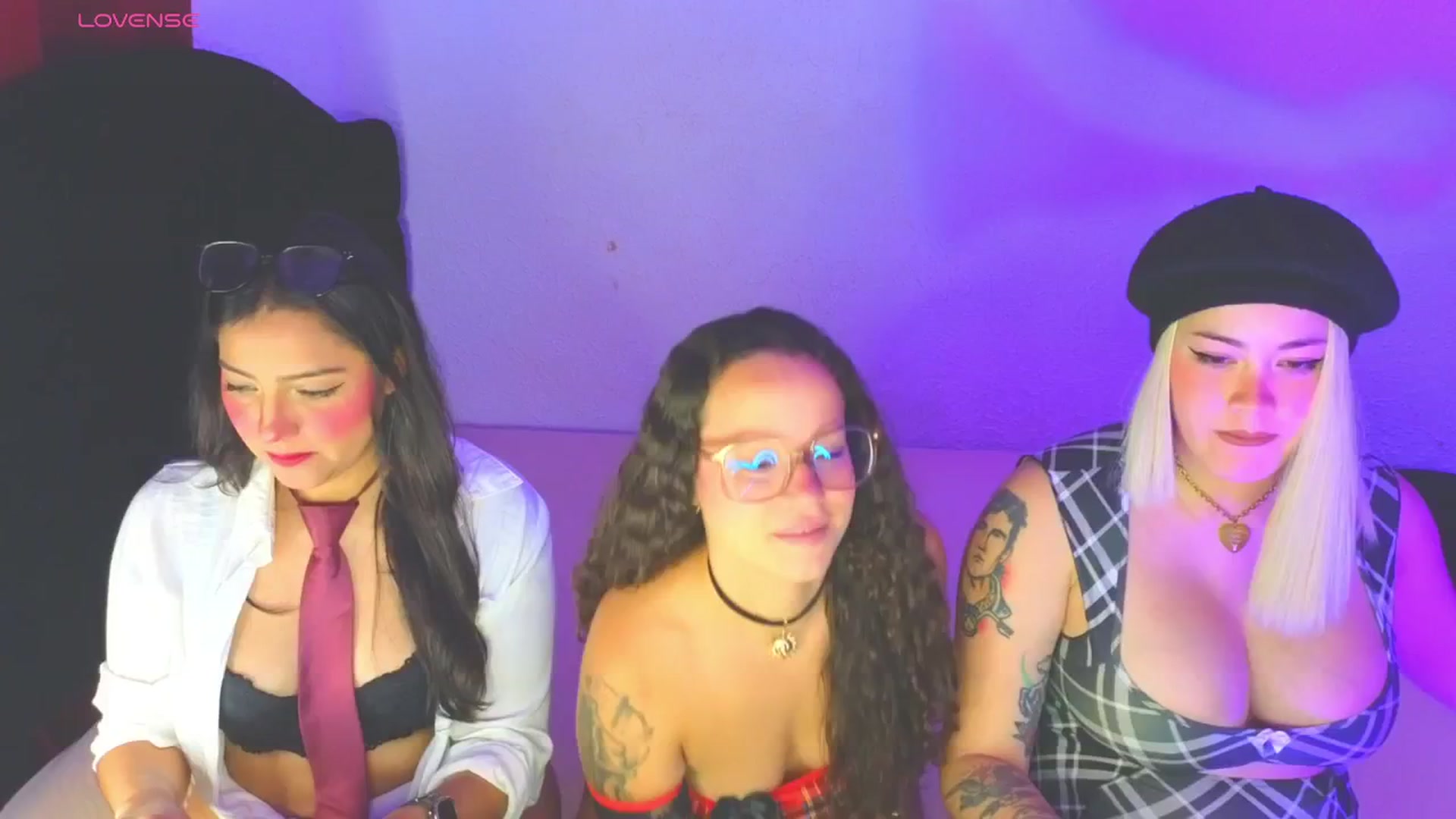 Gallery image thumbnail from cherrybaby's myfreecams stream on, 09/19/2025, 22:41 image 3 of 20
