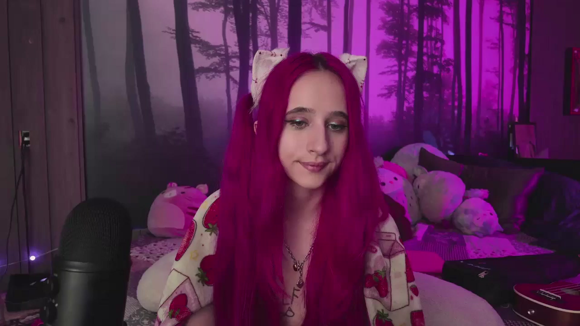 Gallery image thumbnail from cherrygurl's myfreecams stream on, 12/12/2025, 07:22 image 15 of 20