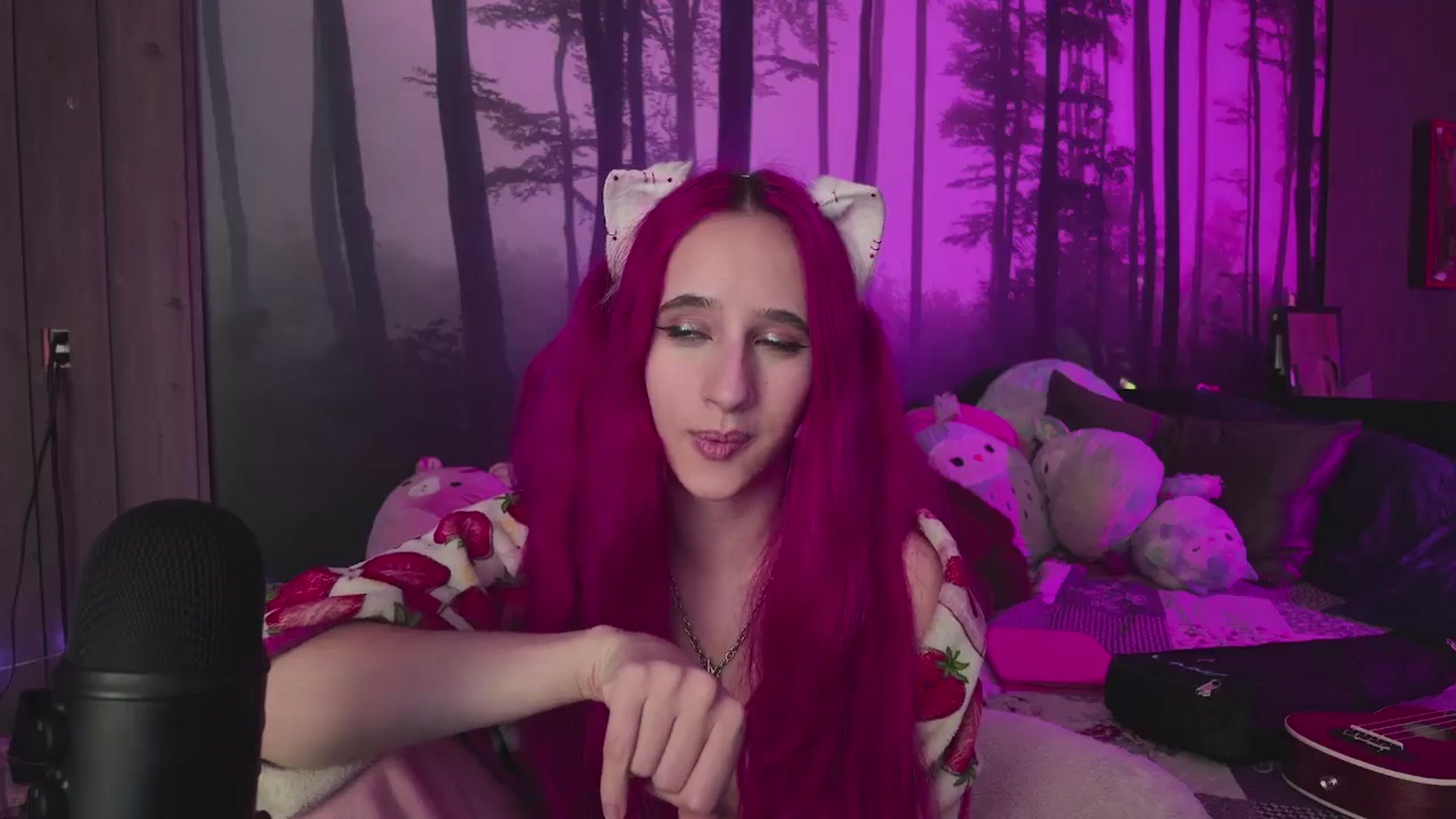 Gallery image thumbnail from cherrygurl's myfreecams stream on, 12/12/2025, 07:22 image 8 of 20