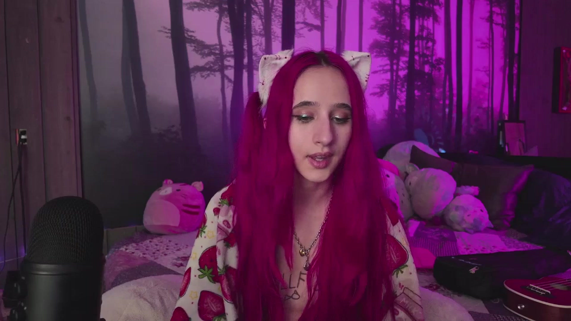 Gallery image thumbnail from cherrygurl's myfreecams stream on, 12/12/2025, 07:22 image 5 of 20