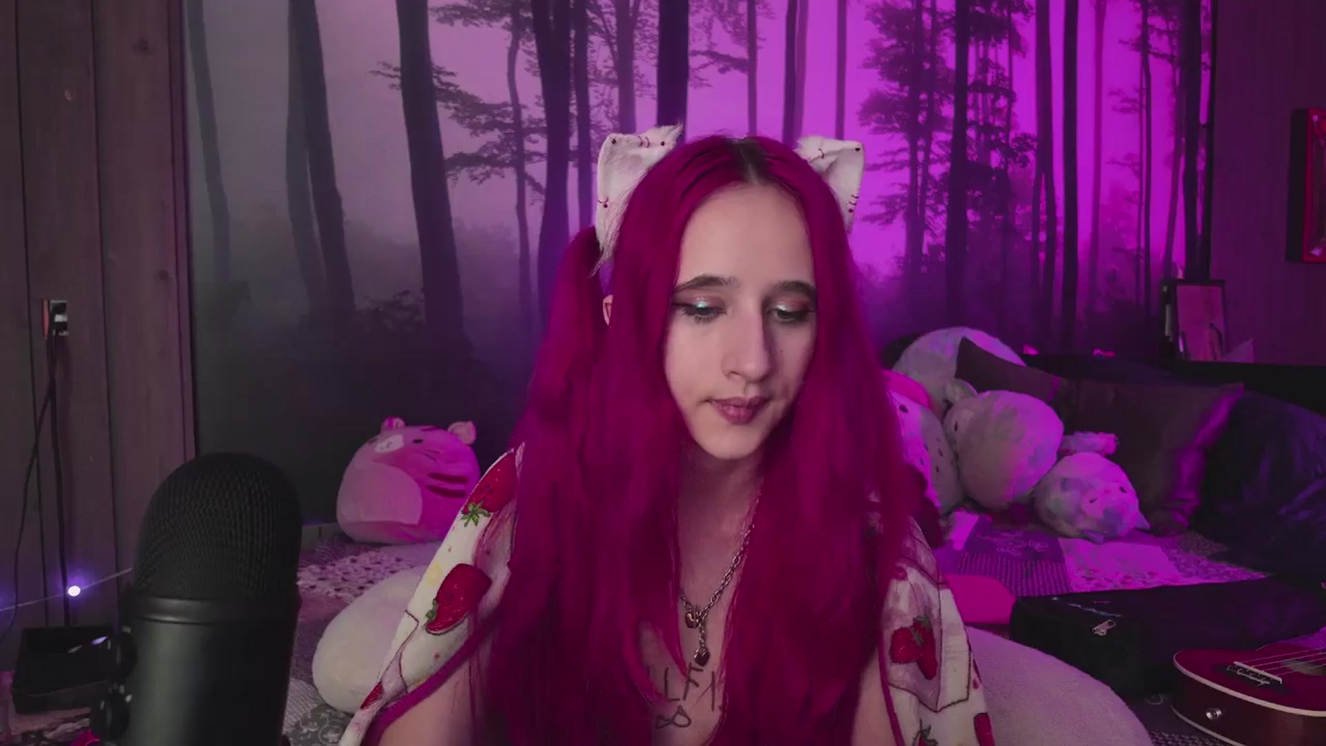 Gallery image thumbnail from cherrygurl's myfreecams stream on, 12/12/2025, 07:22 image 16 of 20