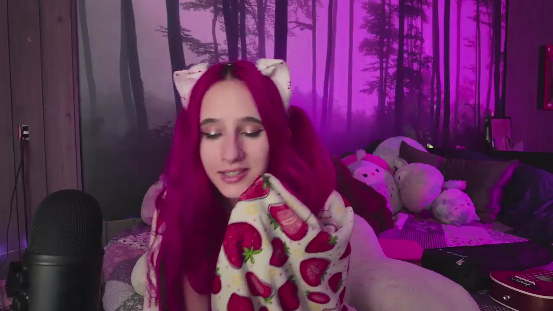 Gallery image thumbnail from cherrygurl's myfreecams stream on, 12/12/2025, 07:22 image 13 of 20