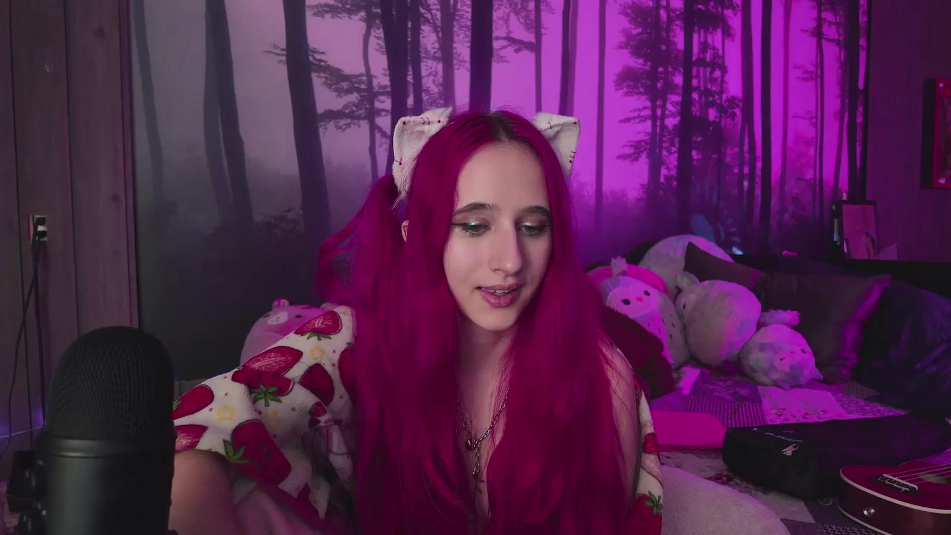 Gallery image thumbnail from cherrygurl's myfreecams stream on, 12/12/2025, 07:22 image 10 of 20