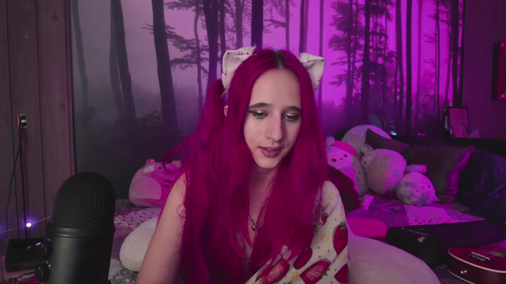 Gallery image thumbnail from cherrygurl's myfreecams stream on, 12/12/2025, 07:22 image 14 of 20