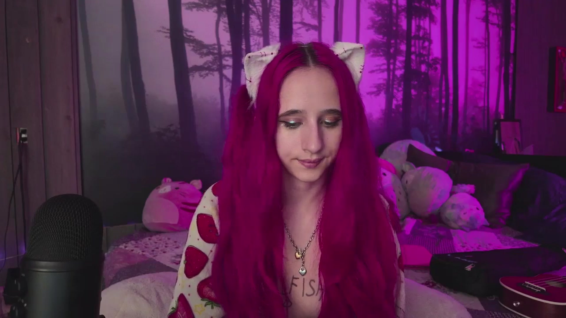 Gallery image thumbnail from cherrygurl's myfreecams stream on, 12/12/2025, 07:22 image 6 of 20