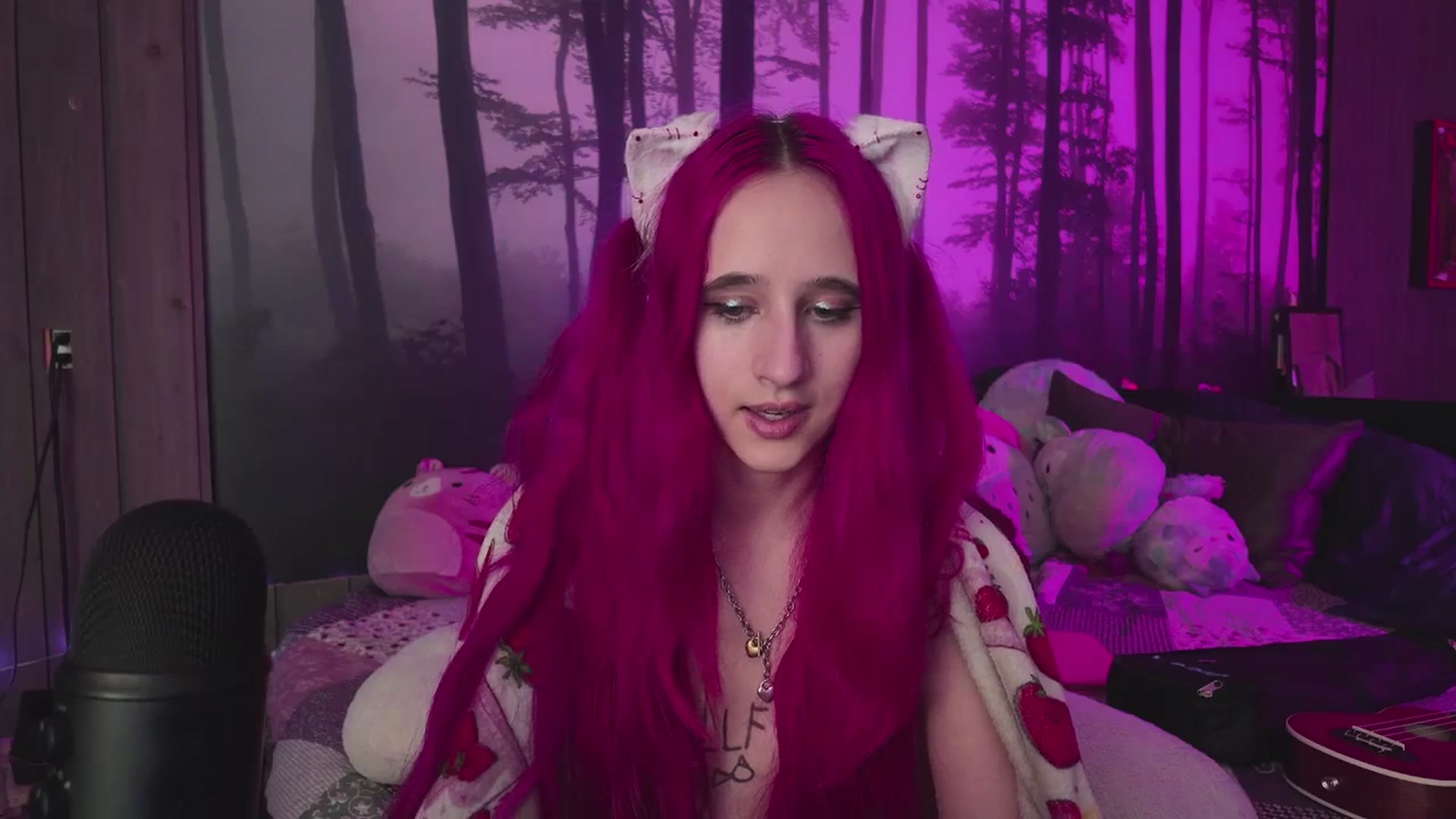 Gallery image thumbnail from cherrygurl's myfreecams stream on, 12/12/2025, 07:22 image 12 of 20