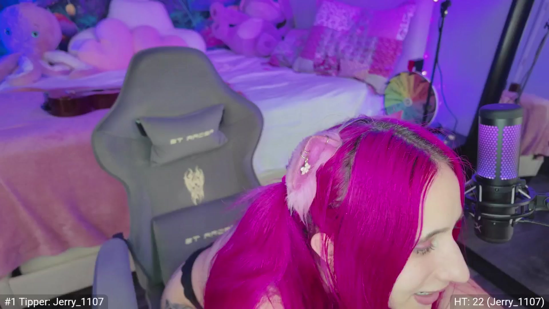 Gallery image thumbnail from cherrygurl's myfreecams stream on, 12/17/2025, 08:31 image 20 of 20
