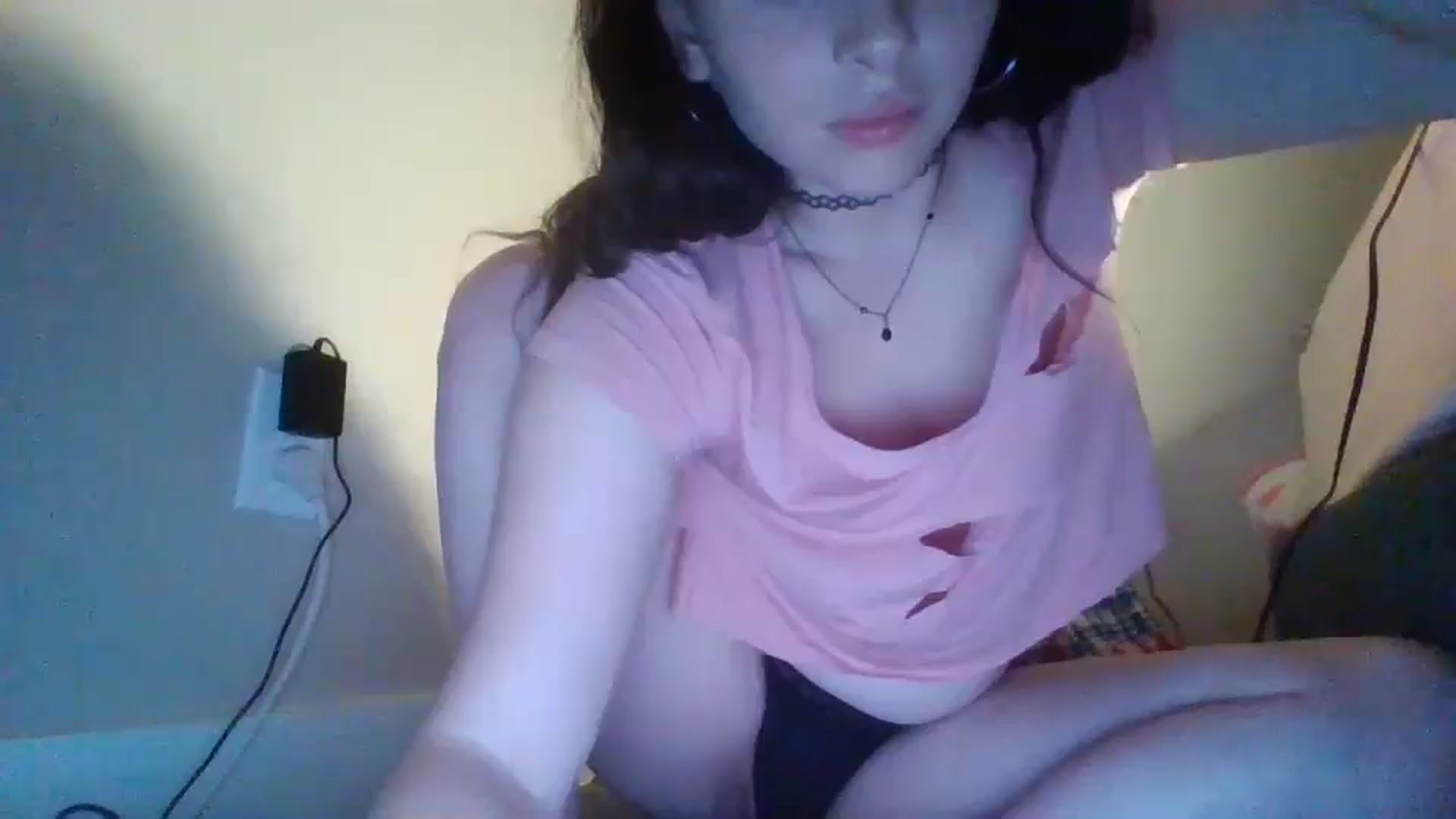 Gallery image thumbnail from cherrypeachxo's myfreecams stream on, 06/18/2025, 08:44 image 12 of 20