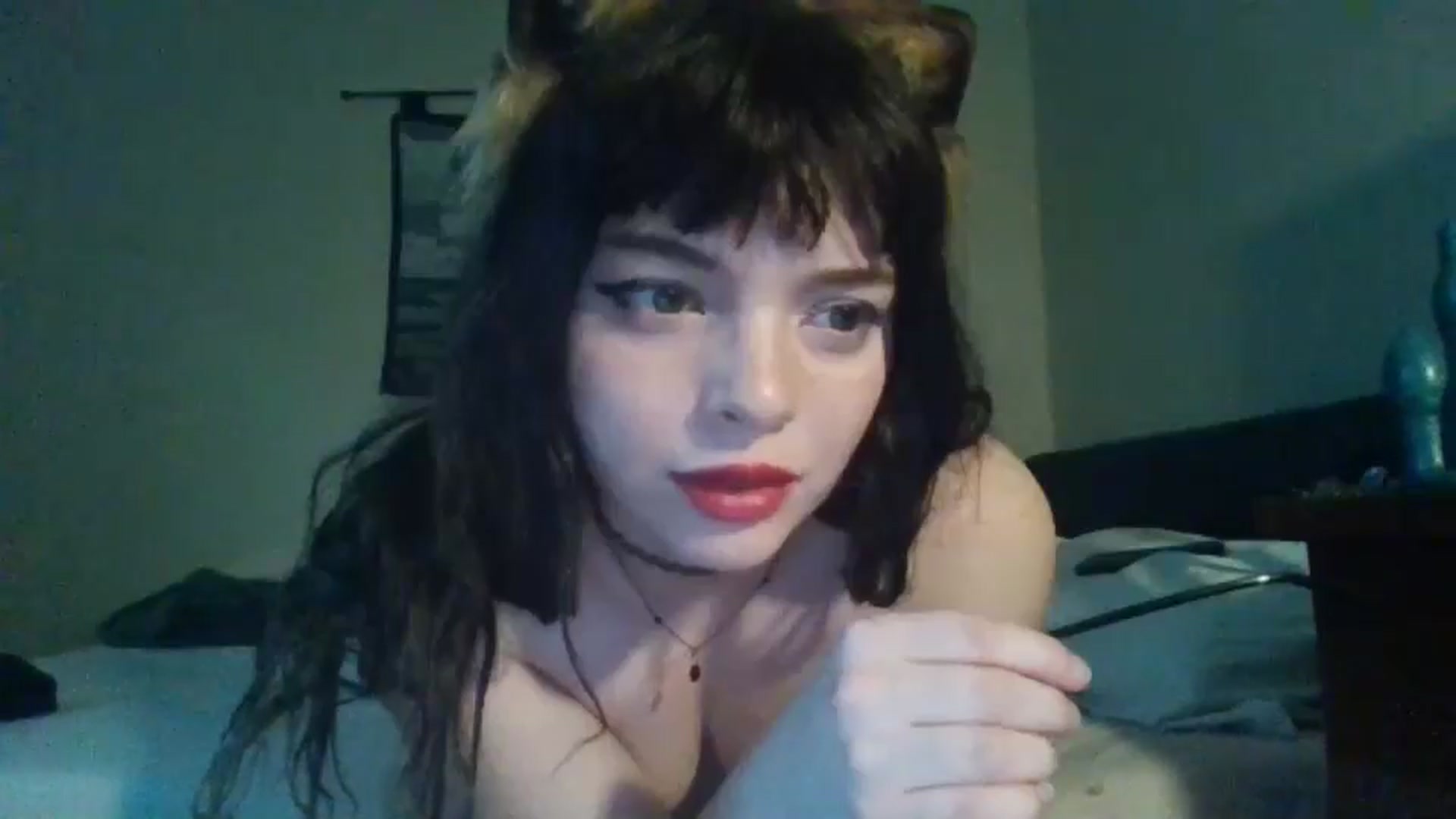 Gallery image thumbnail from cherrypeachxo's myfreecams stream on, 06/18/2025, 23:39 image 12 of 20