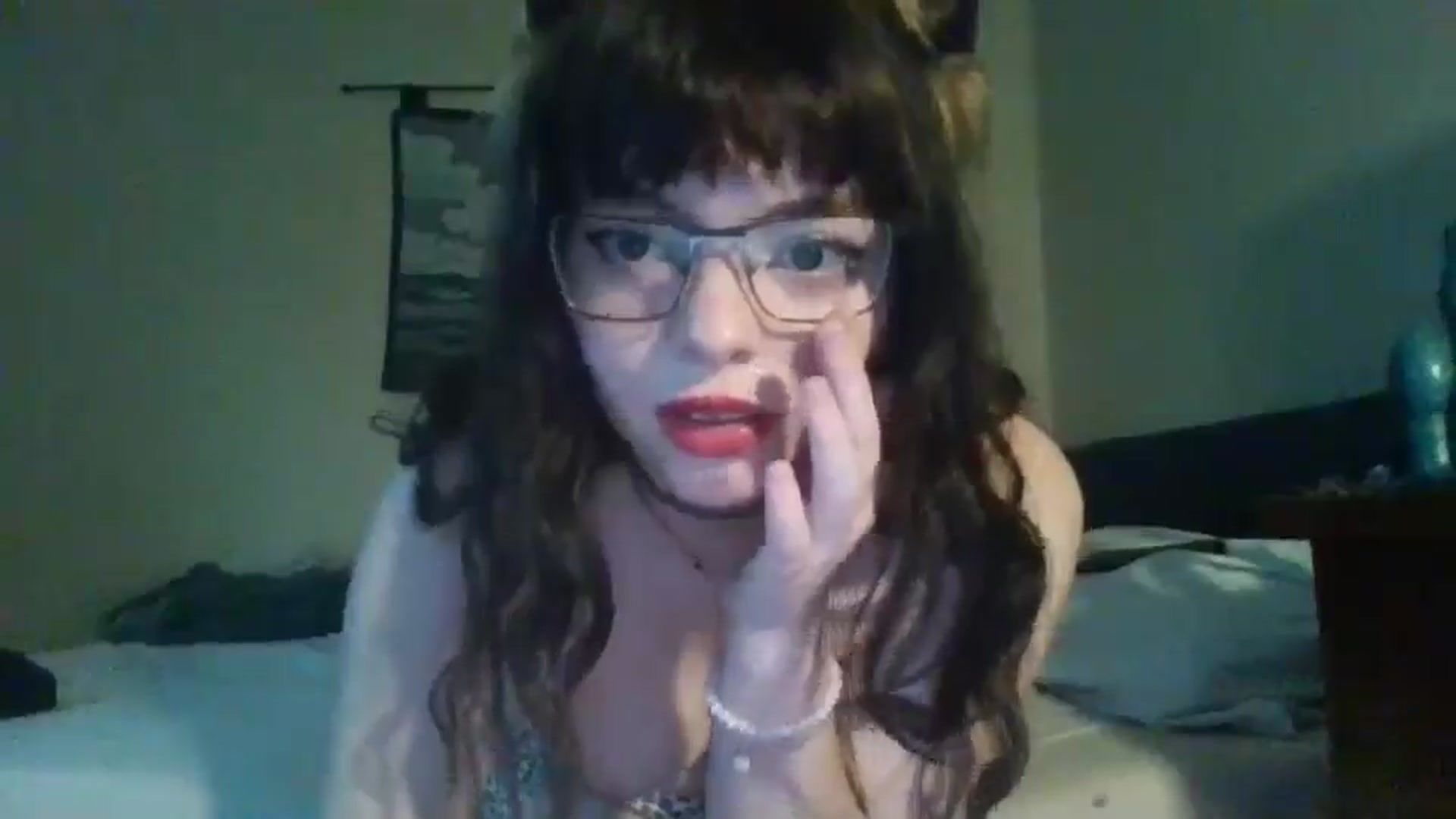 Gallery image thumbnail from cherrypeachxo's myfreecams stream on, 06/18/2025, 23:39 image 16 of 20
