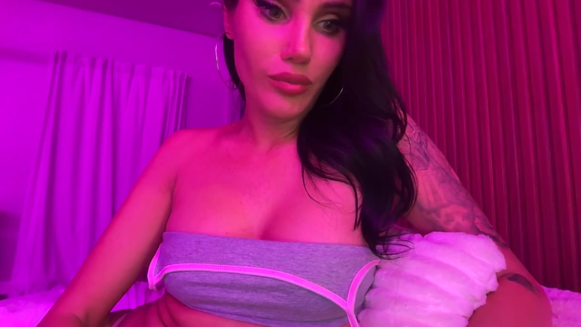 Gallery image thumbnail from cherrysoda's myfreecams stream on, 05/03/2026, 08:09 image 4 of 20