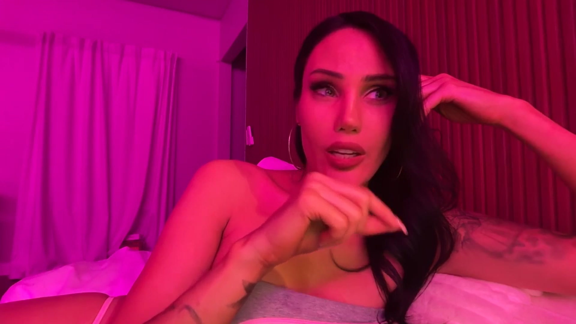 Gallery image thumbnail from cherrysoda's myfreecams stream on, 05/03/2026, 08:09 image 15 of 20