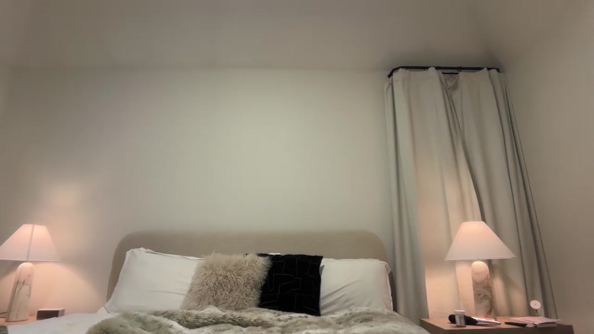 Gallery image thumbnail from cherrysoda's myfreecams stream on, 05/25/2026, 03:47 image 20 of 20