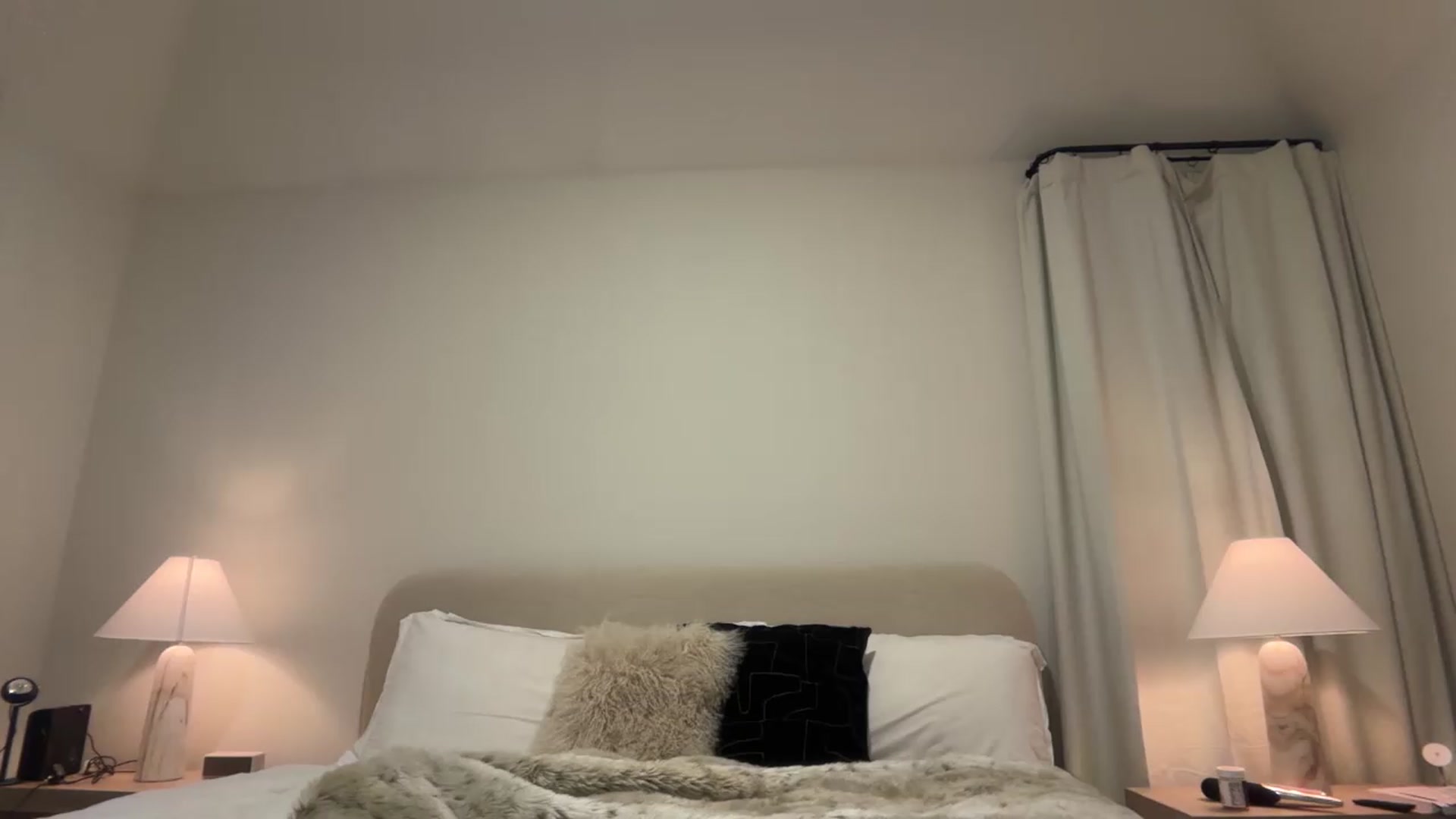 Gallery image thumbnail from cherrysoda's myfreecams stream on, 05/25/2026, 03:47 image 6 of 20