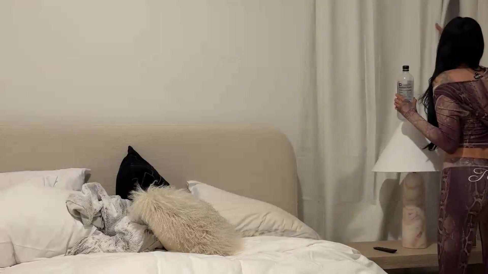 Gallery image thumbnail from cherrysoda's myfreecams stream on, 06/14/2026, 01:58 image 19 of 20