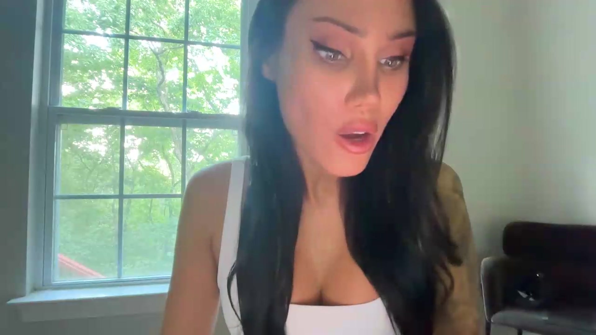 Gallery image thumbnail from cherrysoda's myfreecams stream on, 06/19/2026, 23:03 image 12 of 20