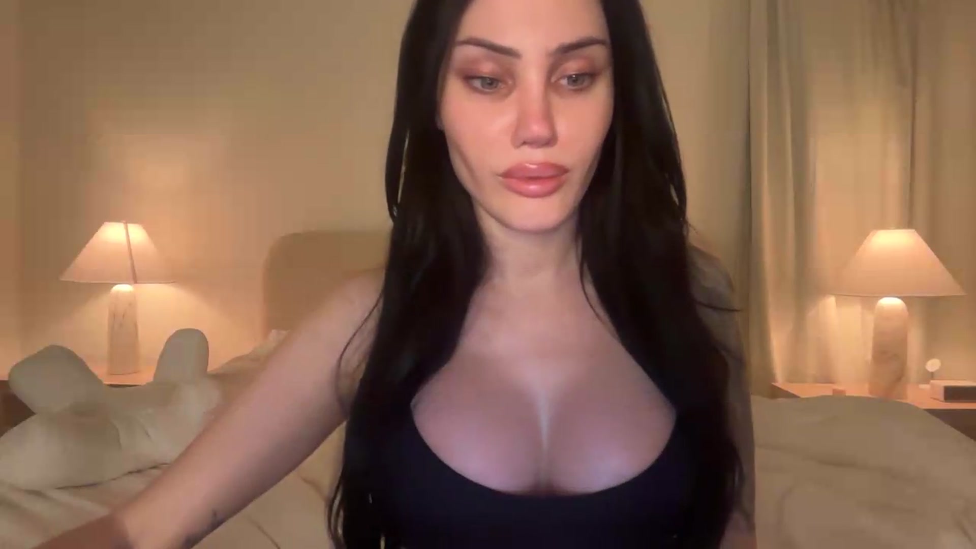 Gallery image thumbnail from cherrysoda's myfreecams stream on, 06/28/2026, 12:14 image 10 of 20