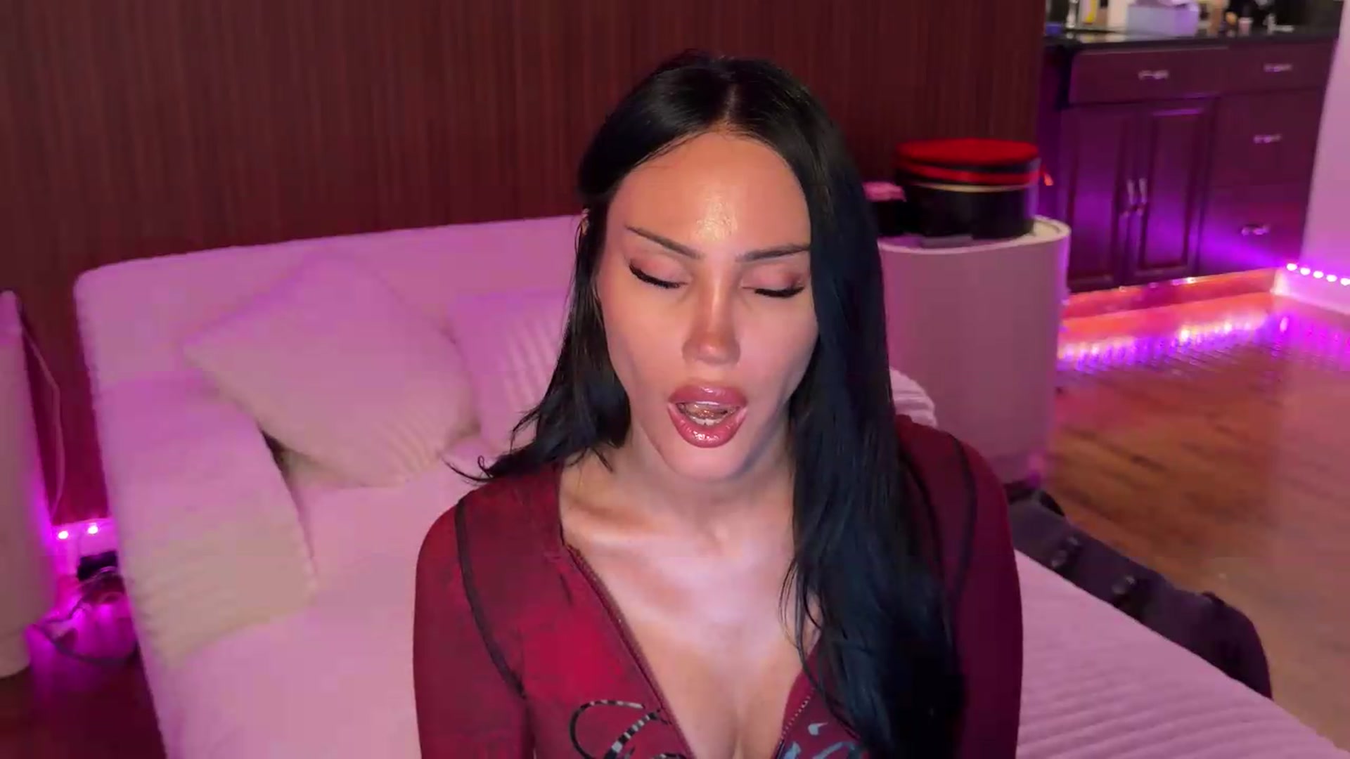 Gallery image thumbnail from cherrysoda's myfreecams stream on, 07/11/2026, 04:18 image 19 of 20