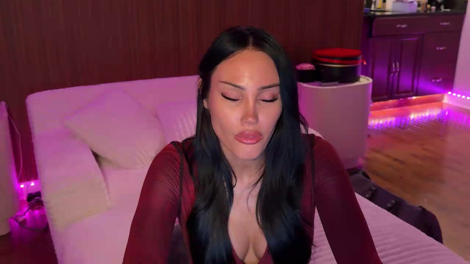 Gallery image thumbnail from cherrysoda's myfreecams stream on, 07/11/2026, 04:18 image 13 of 20