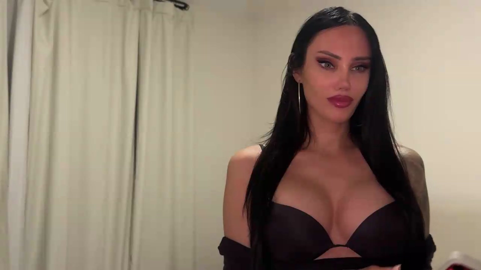 Gallery image thumbnail from cherrysoda's myfreecams stream on, 09/03/2026, 01:33 image 18 of 20