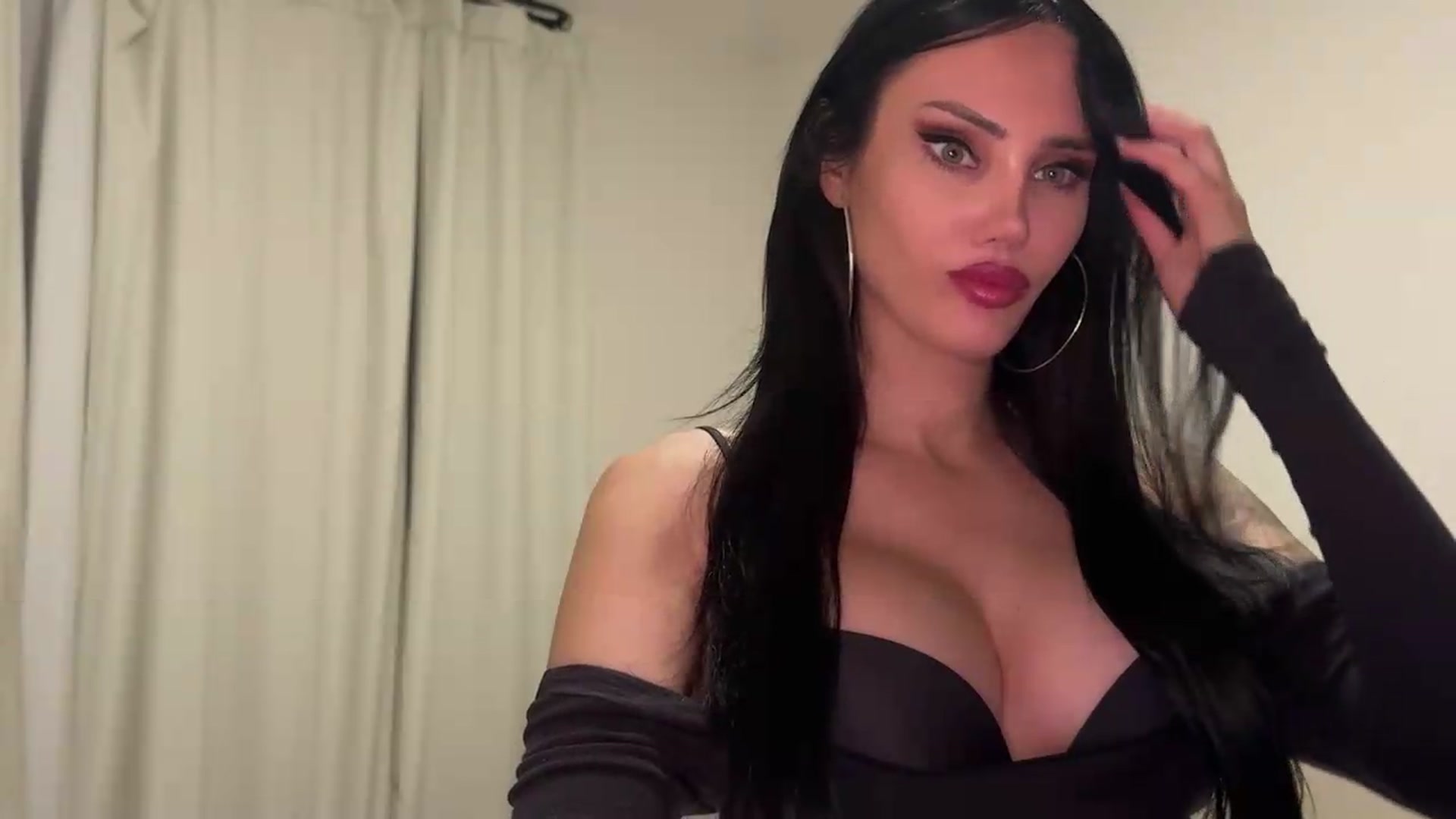 Gallery image thumbnail from cherrysoda's myfreecams stream on, 09/03/2026, 01:33 image 5 of 20
