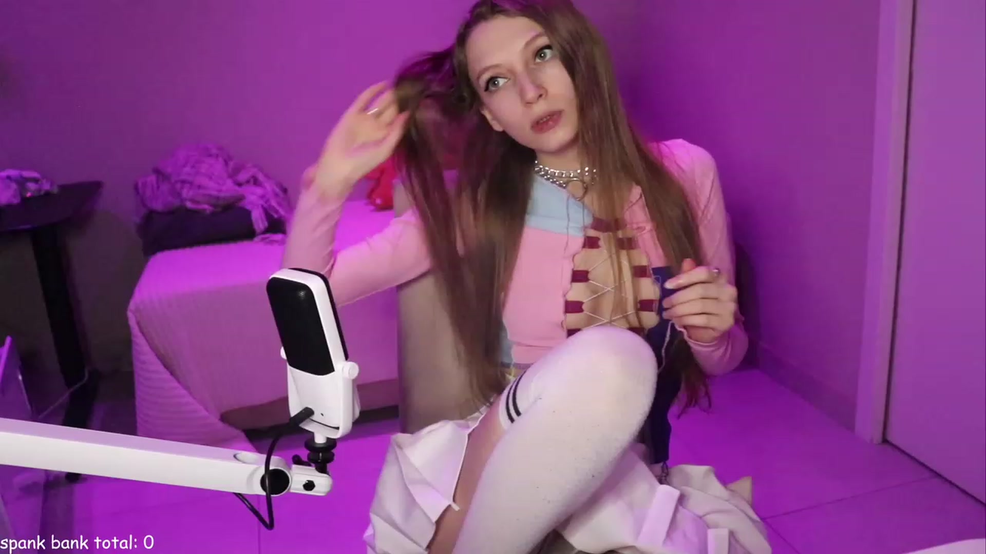 Gallery image thumbnail from chiidrae's myfreecams stream on, 01/20/2024, 23:50 image 2 of 20