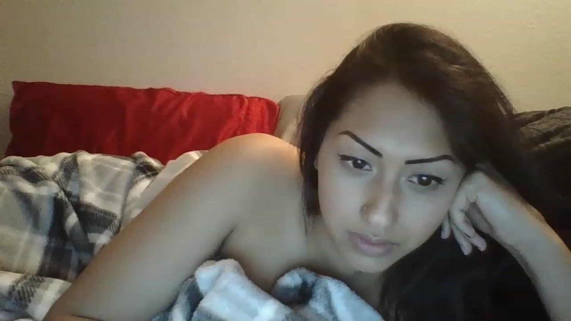 Gallery image thumbnail from chloe1998's myfreecams stream on, 01/21/2023, 09:12 image 19 of 20