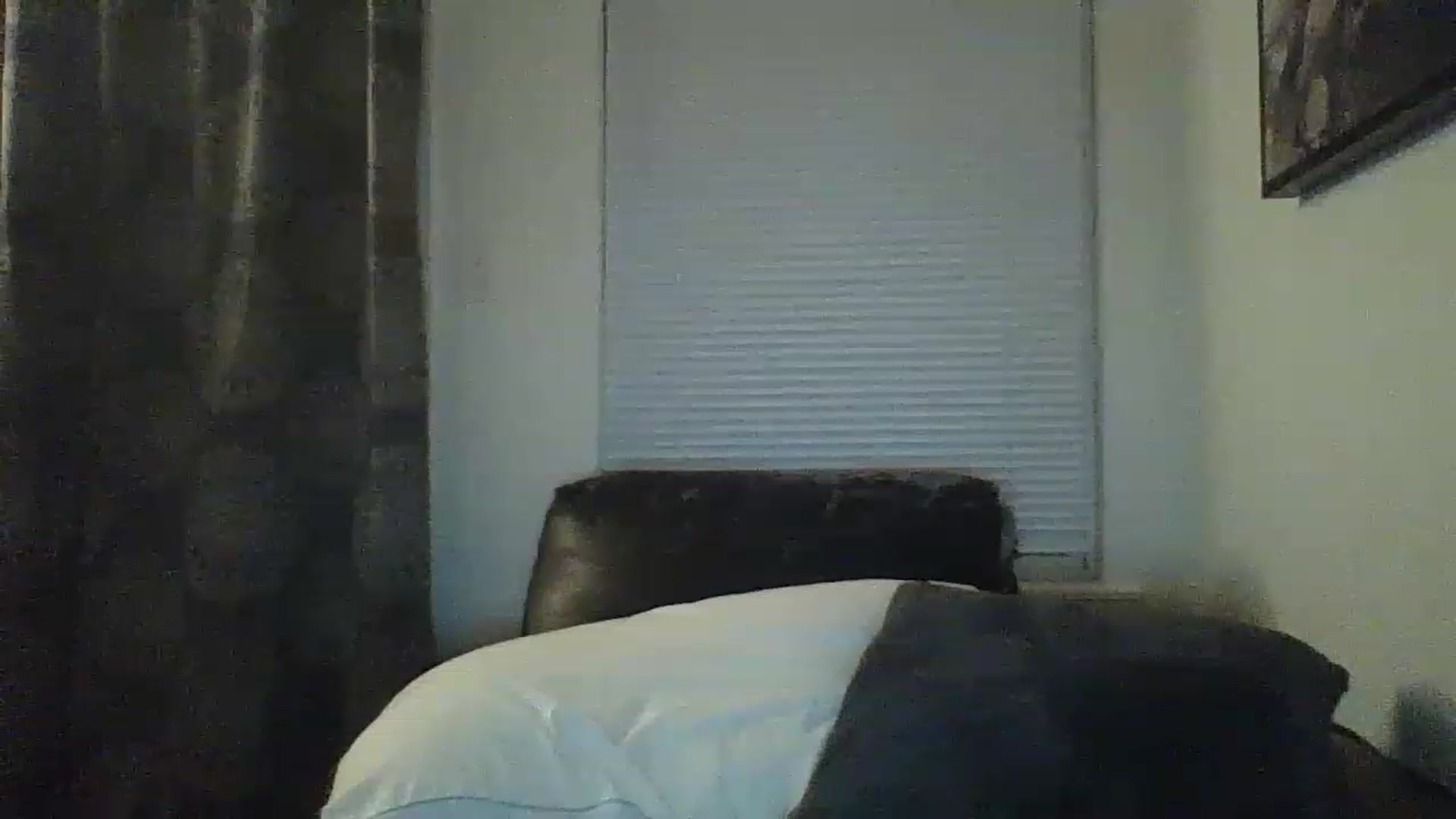 Gallery image thumbnail from chloe1998's myfreecams stream on, 01/31/2023, 08:16 image 5 of 20