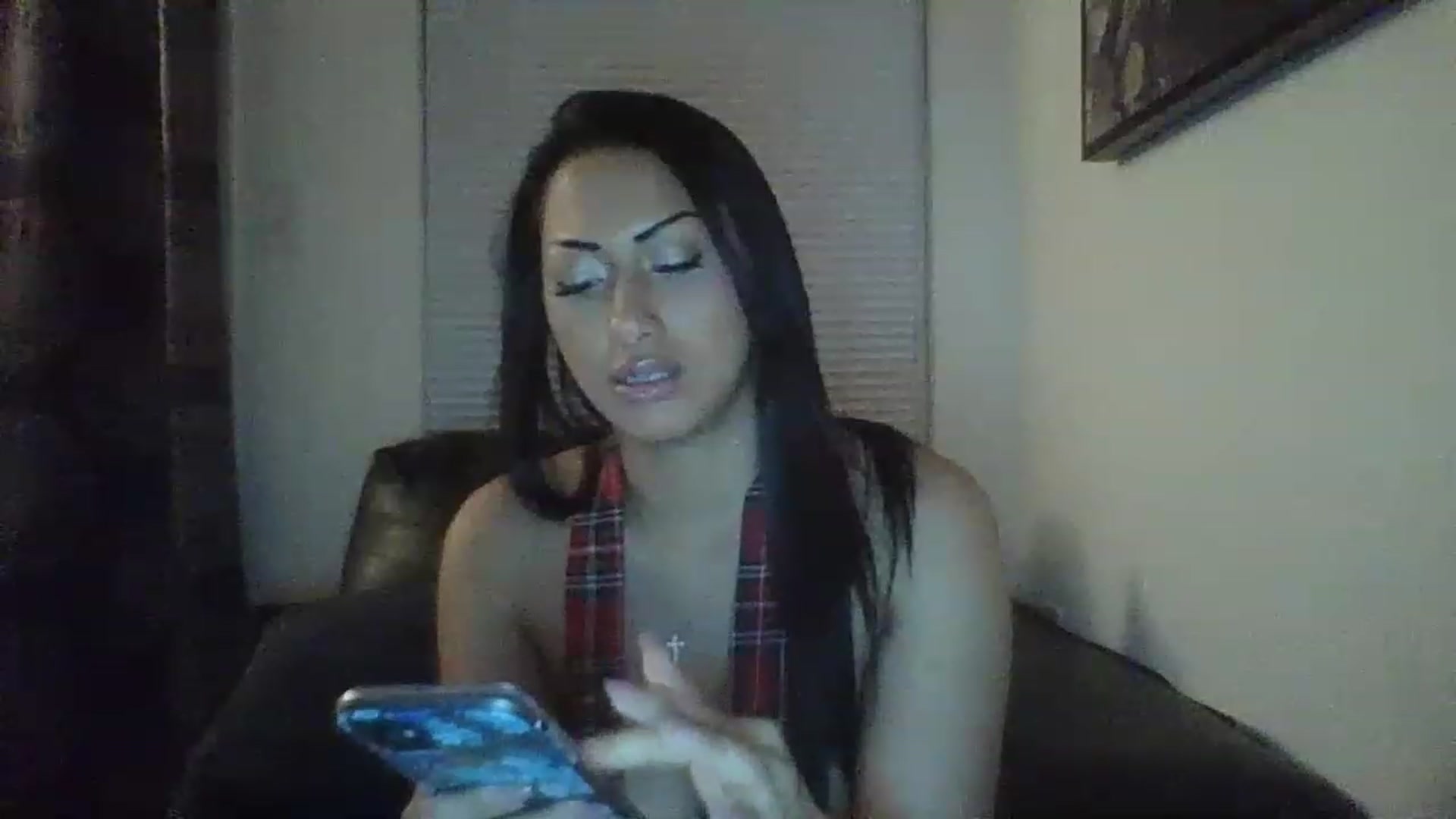 Gallery image thumbnail from chloe1998's myfreecams stream on, 02/10/2023, 10:26 image 7 of 20
