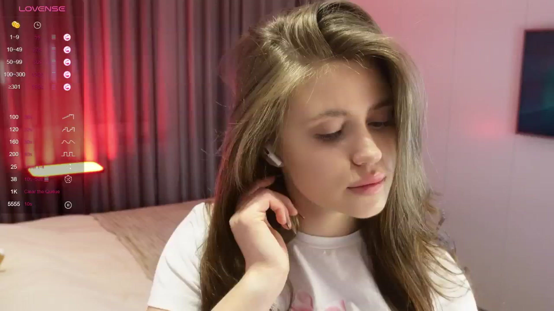 Gallery image thumbnail from chloespark's myfreecams stream on, 12/17/2025, 19:49 image 5 of 20