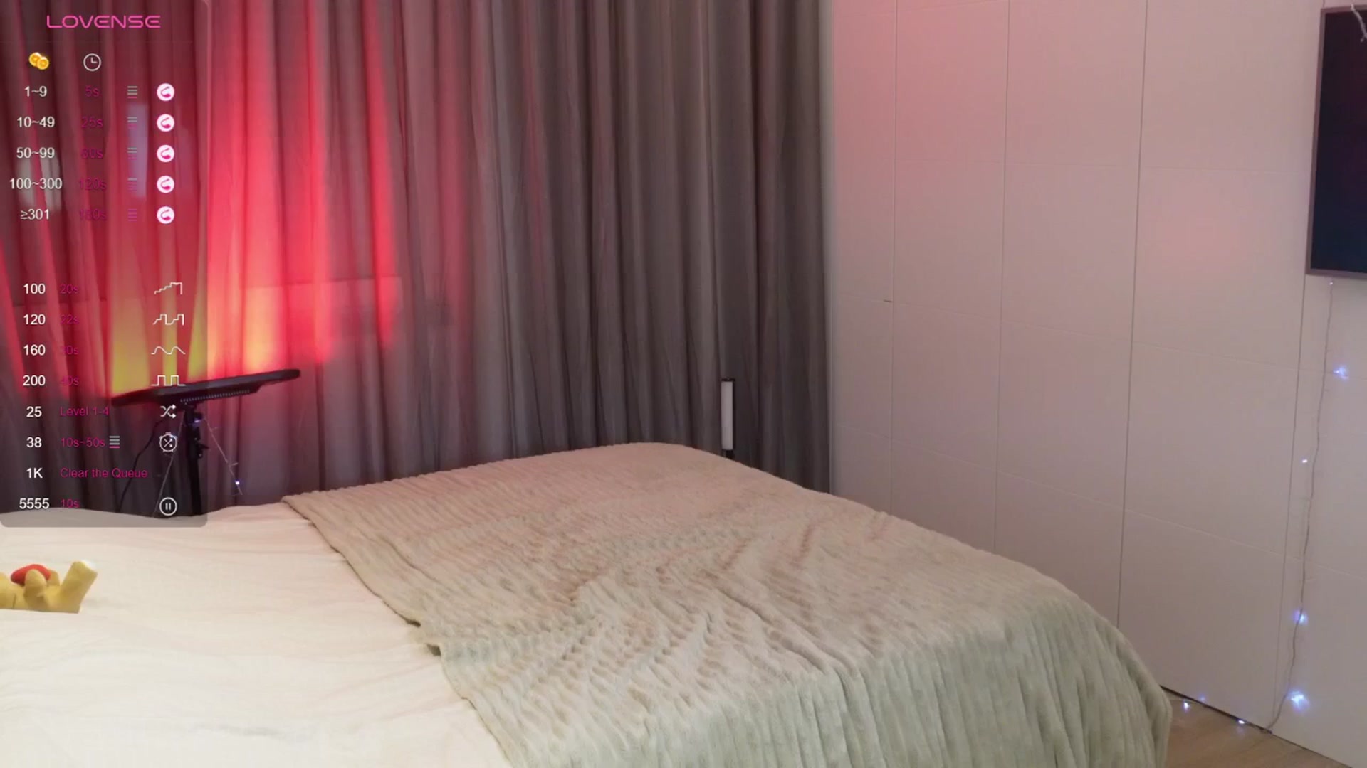 Gallery image thumbnail from chloespark's myfreecams stream on, 12/27/2025, 21:37 image 1 of 20