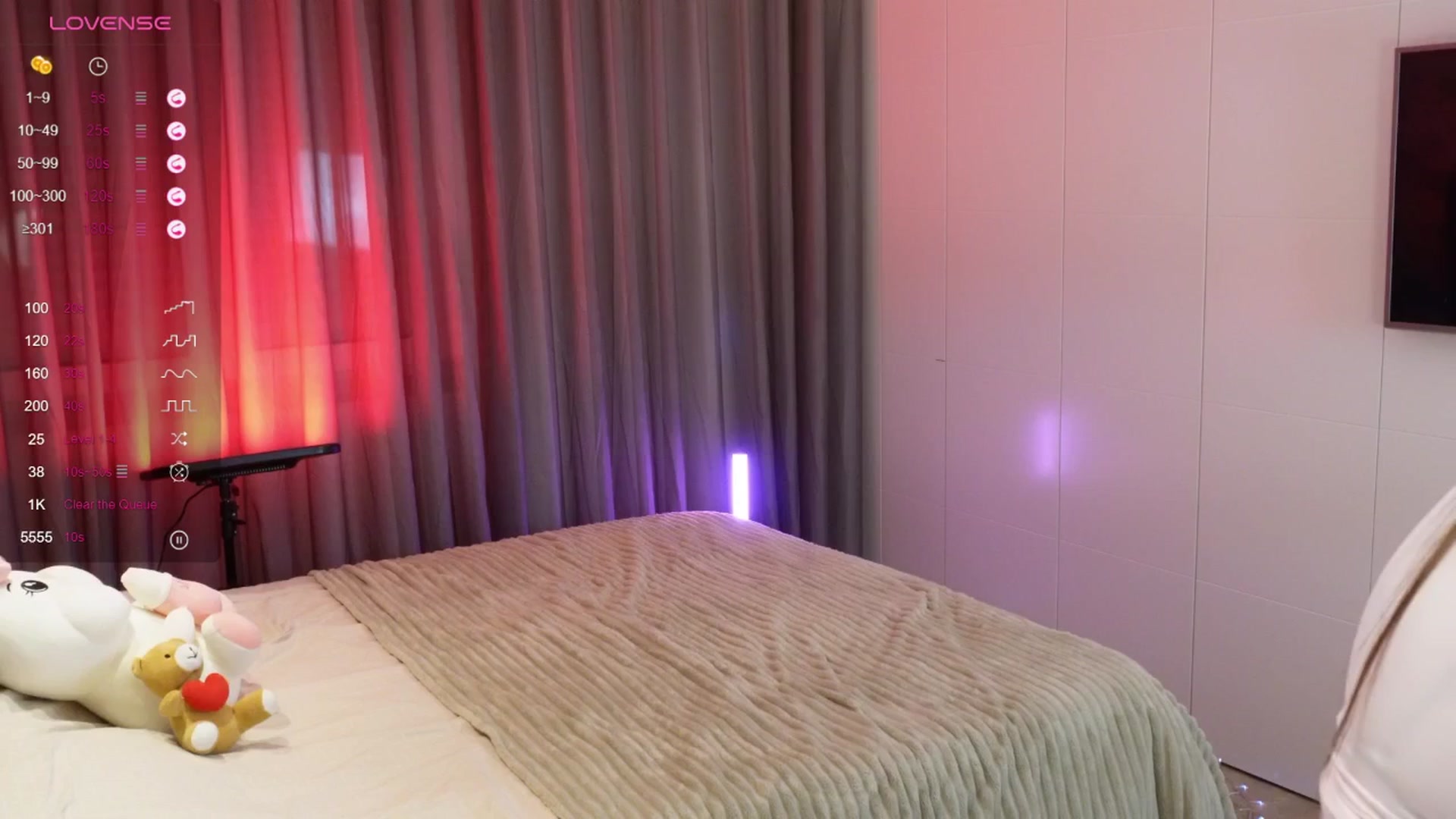Gallery image thumbnail from chloespark's myfreecams stream on, 01/05/2026, 21:32 image 13 of 20