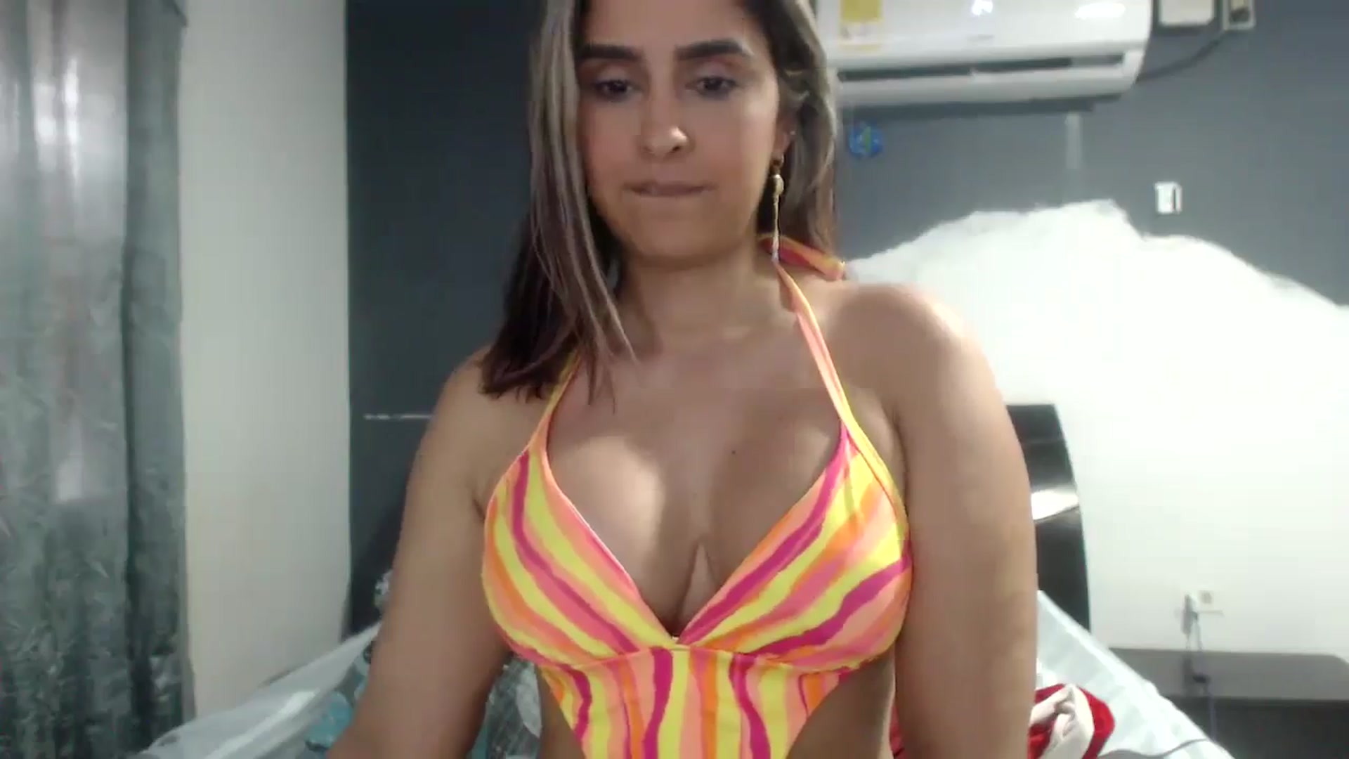 Gallery image thumbnail from chukbigtits's myfreecams stream on, 12/25/2024, 20:33 image 5 of 20