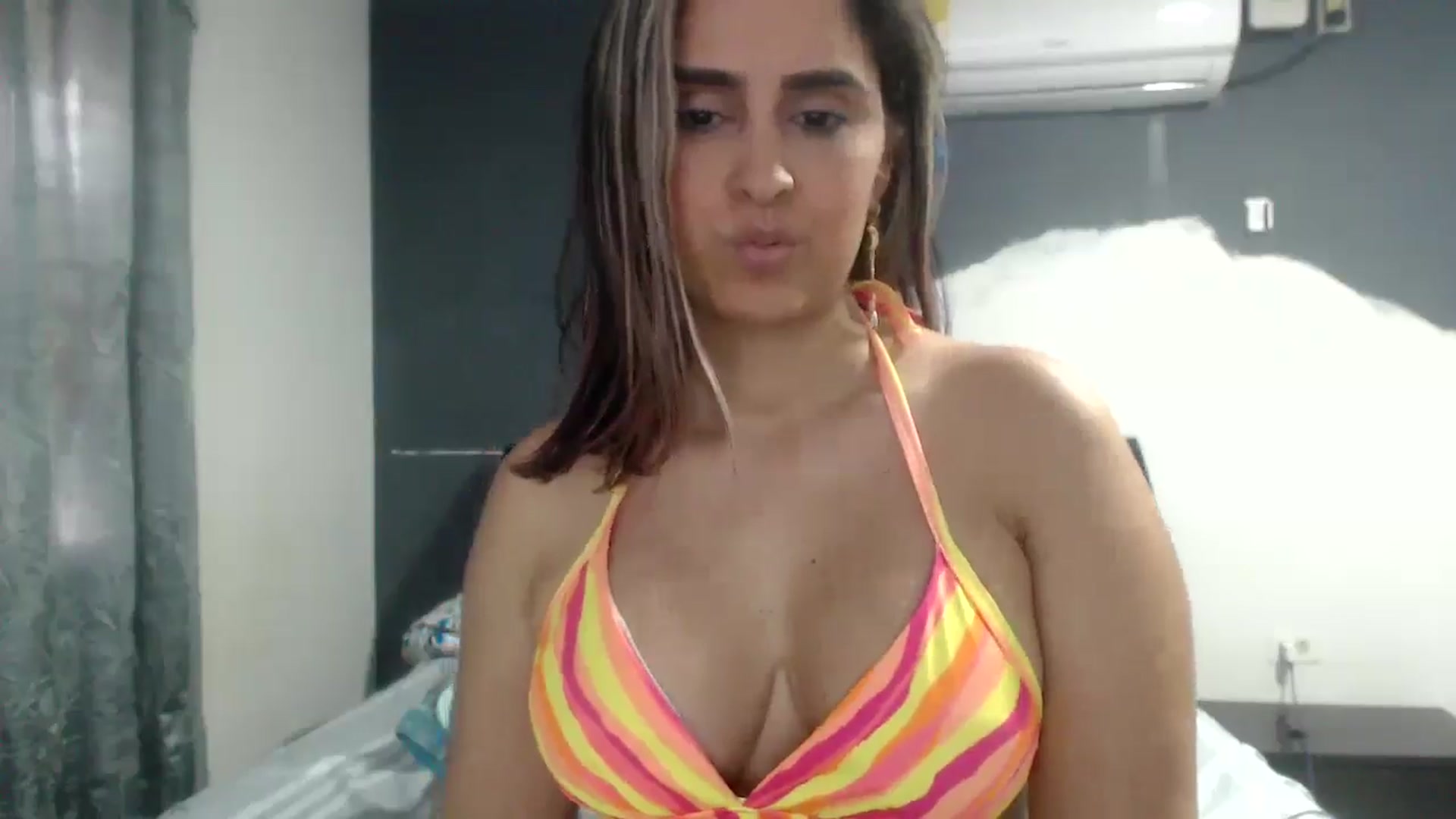 Gallery image thumbnail from chukbigtits's myfreecams stream on, 12/25/2024, 20:33 image 13 of 20