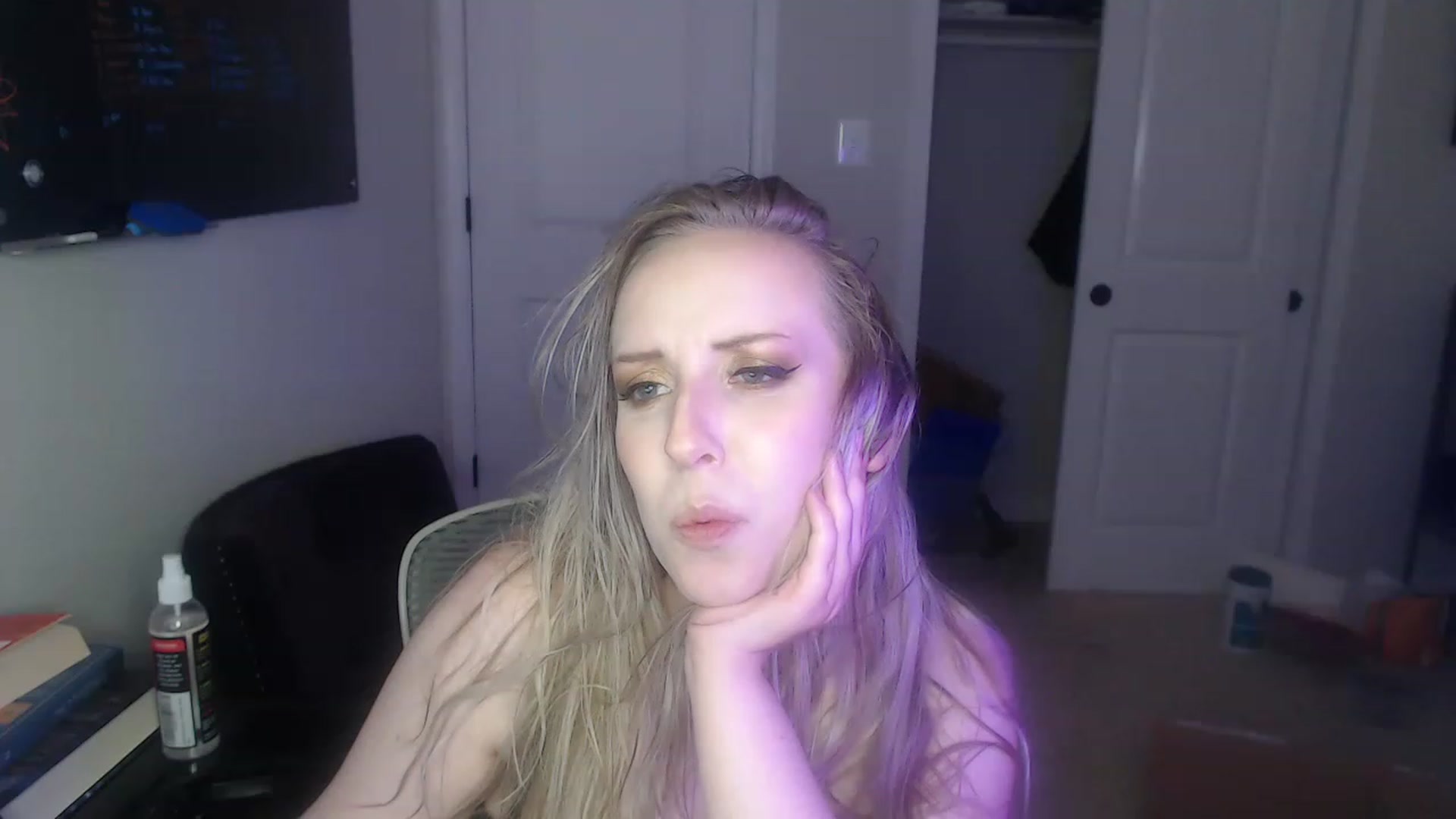 Gallery image thumbnail from ciaraquinnxxx's myfreecams stream on, 05/19/2023, 05:17 image 8 of 20